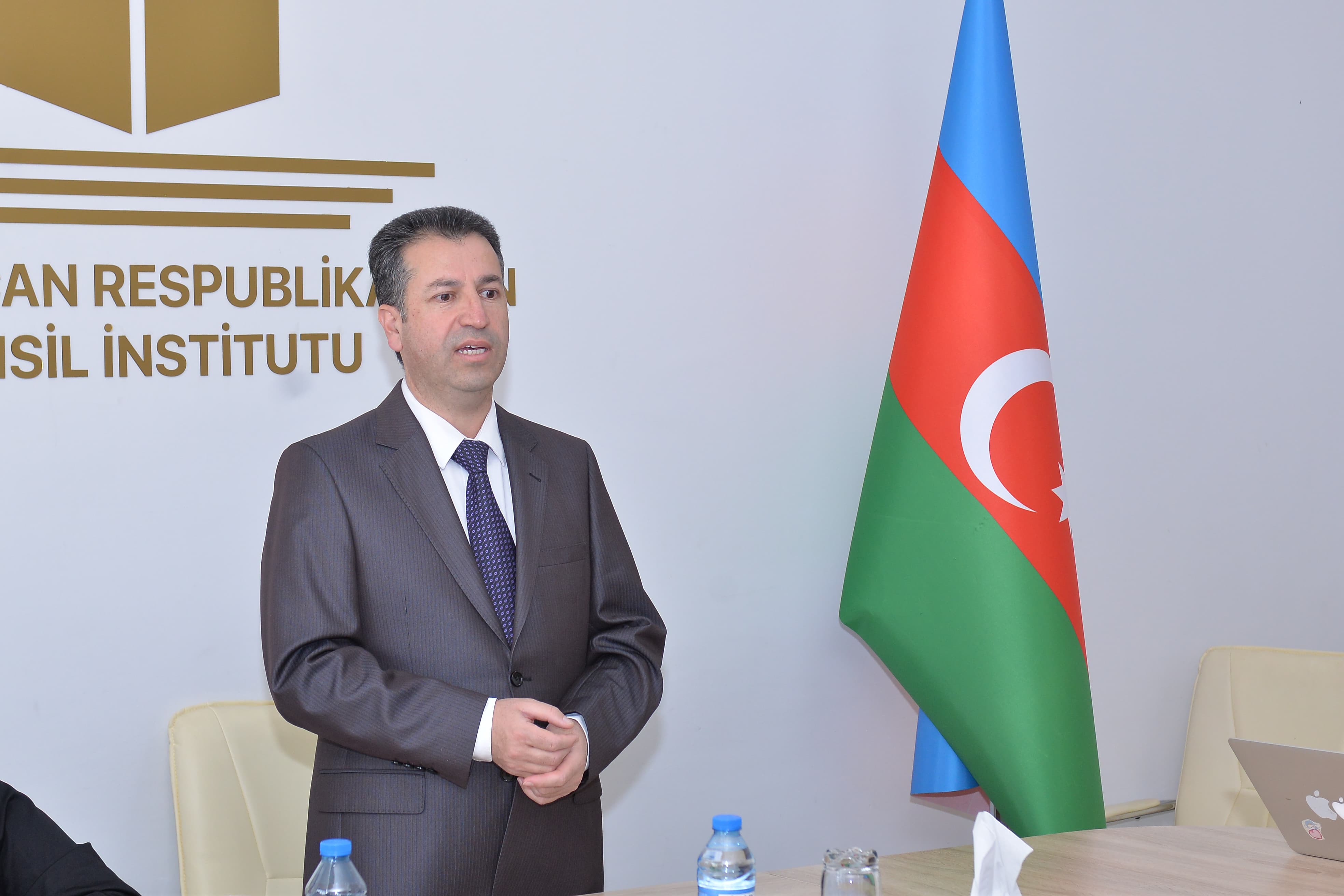 Yeni kurikulumda xarici dil üzrə ünsiyyət bacarıqlarının inkişafına xüsusi diqqət ayrılıb 