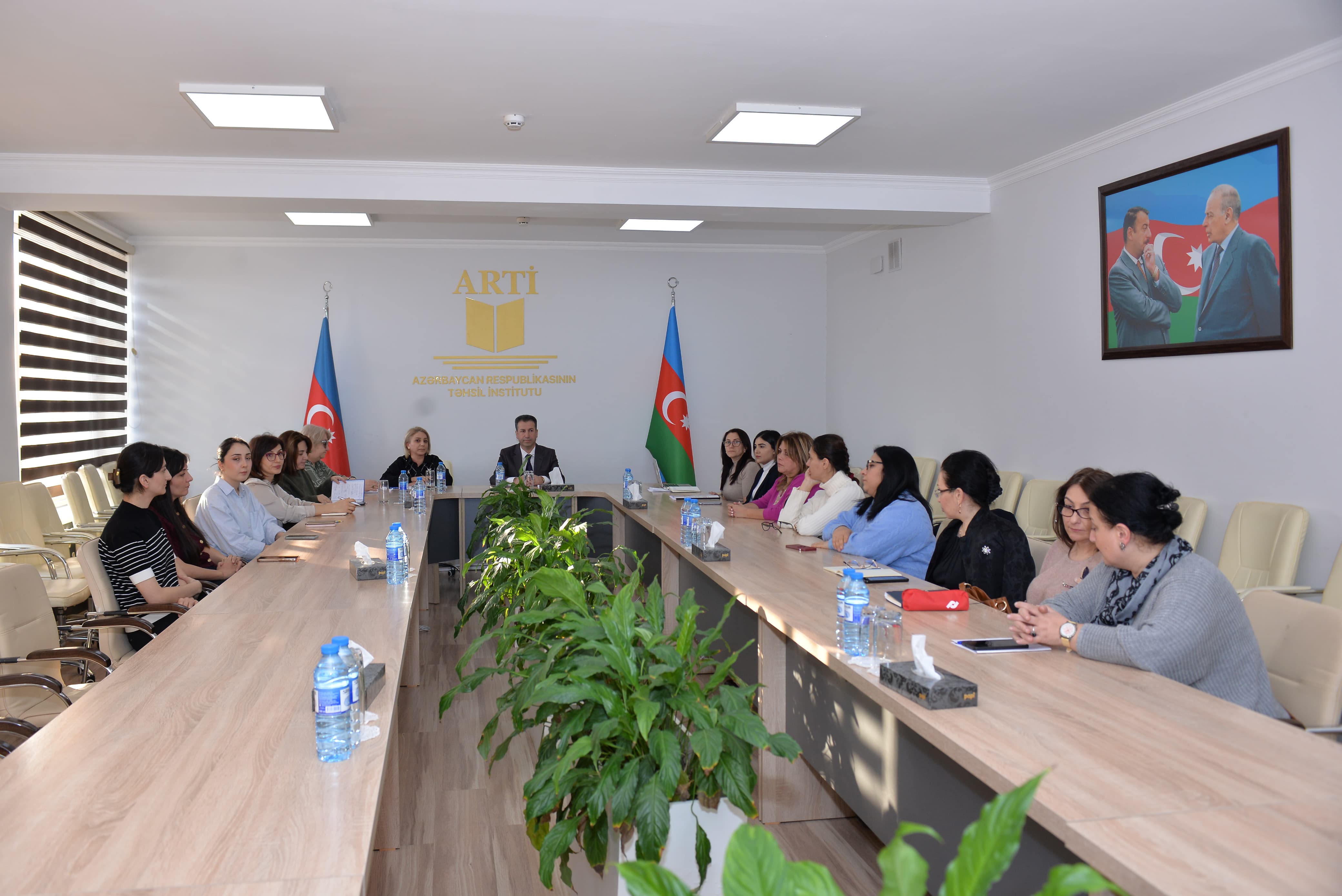 Yeni kurikulumda xarici dil üzrə ünsiyyət bacarıqlarının inkişafına xüsusi diqqət ayrılıb