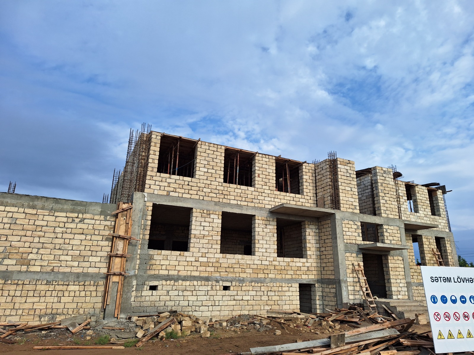 "Yenilənən məktəblər": Füzuli rayonu Aşağı Alxanlı kənd tam orta məktəbi – FOTOLAR