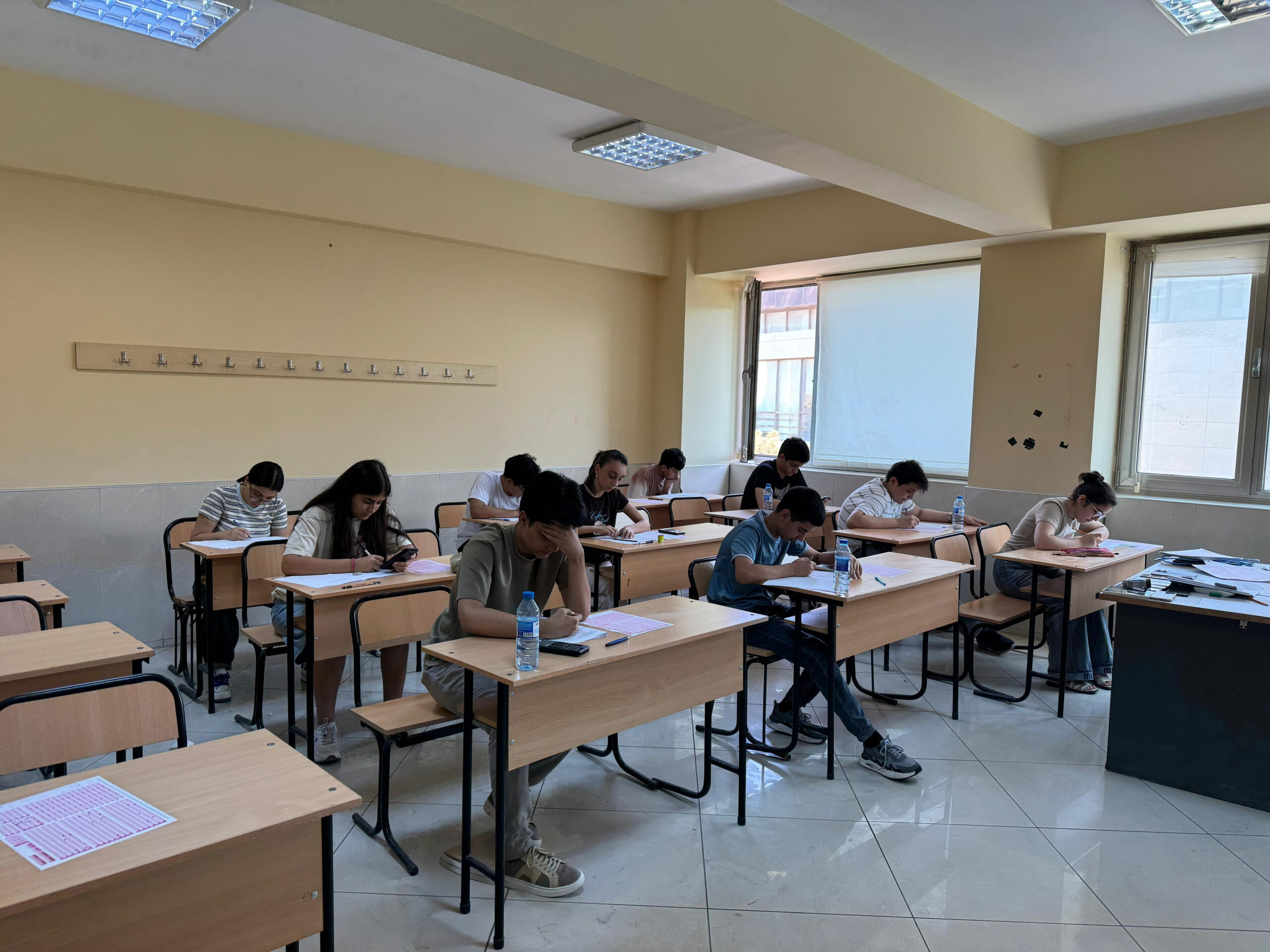 Yeniyetmələrin Beynəlxalq Elm Olimpiadasına seçmə imtahanı keçirilib