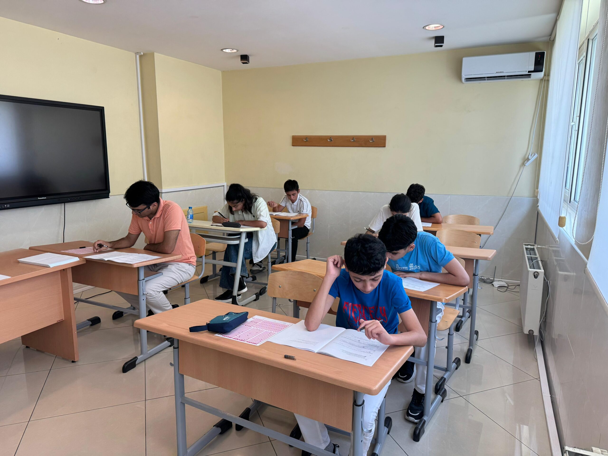 Yeniyetmələrin Beynəlxalq Elm Olimpiadasına seçmə imtahanı keçirilib