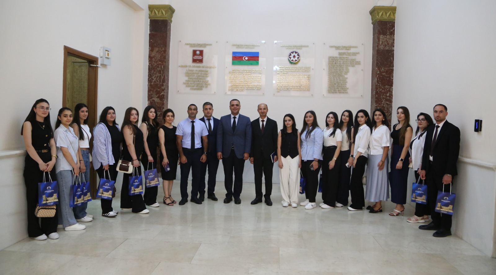 Yüksək bal toplayan abituriyentlər üçün Ombudsman Aparatına info-tur təşkil edilib