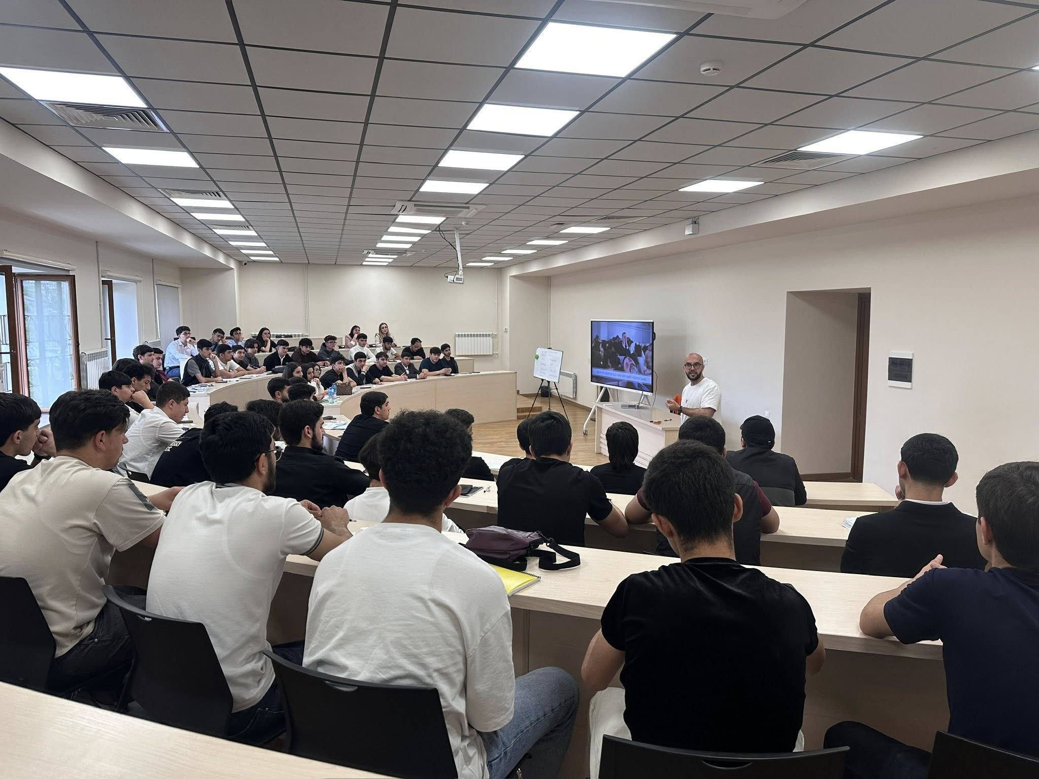 “Yüksəliş” müsabiqəsinin qalibi Qarabağ Universitetinin tələbələrinə təlim keçib