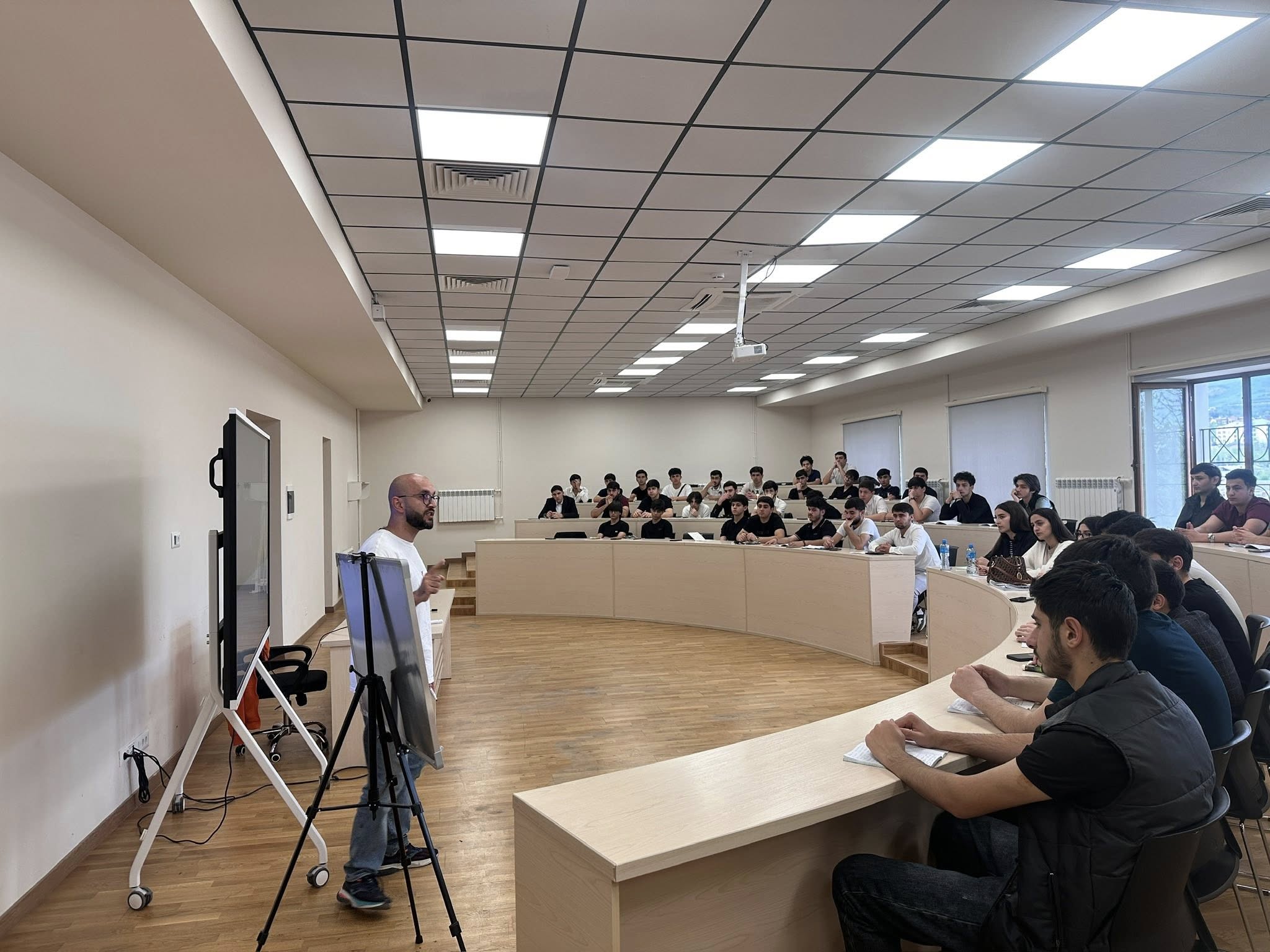 “Yüksəliş” müsabiqəsinin qalibi Qarabağ Universitetinin tələbələrinə təlim keçib