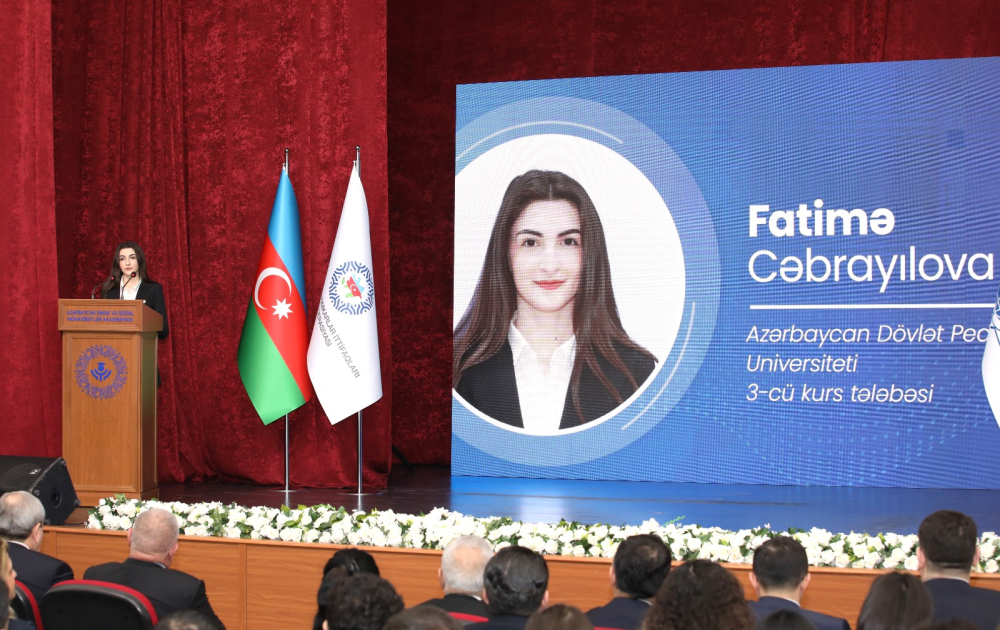 Yüz tələbəyə adlı təqaüd verilib