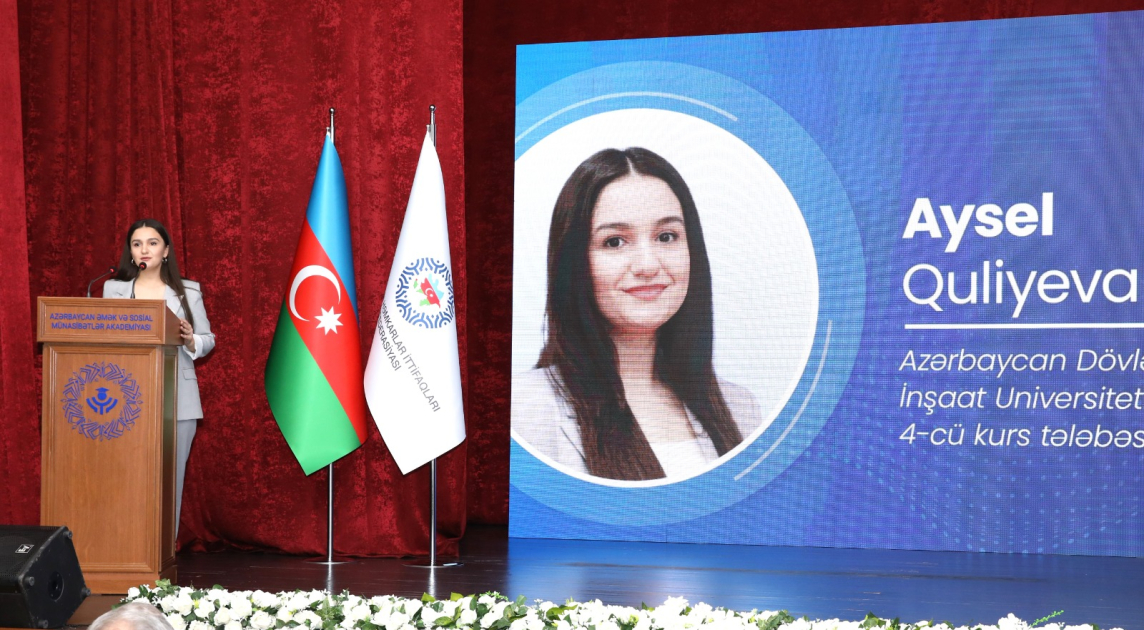 Yüz tələbəyə adlı təqaüd verilib