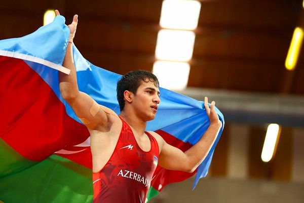 Zədələndi, xallarını azaltdı, amma Avropa çempionu oldu 