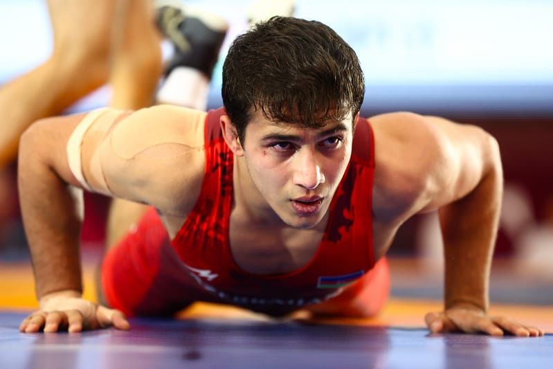 Zədələndi, xallarını azaltdı, amma Avropa çempionu oldu