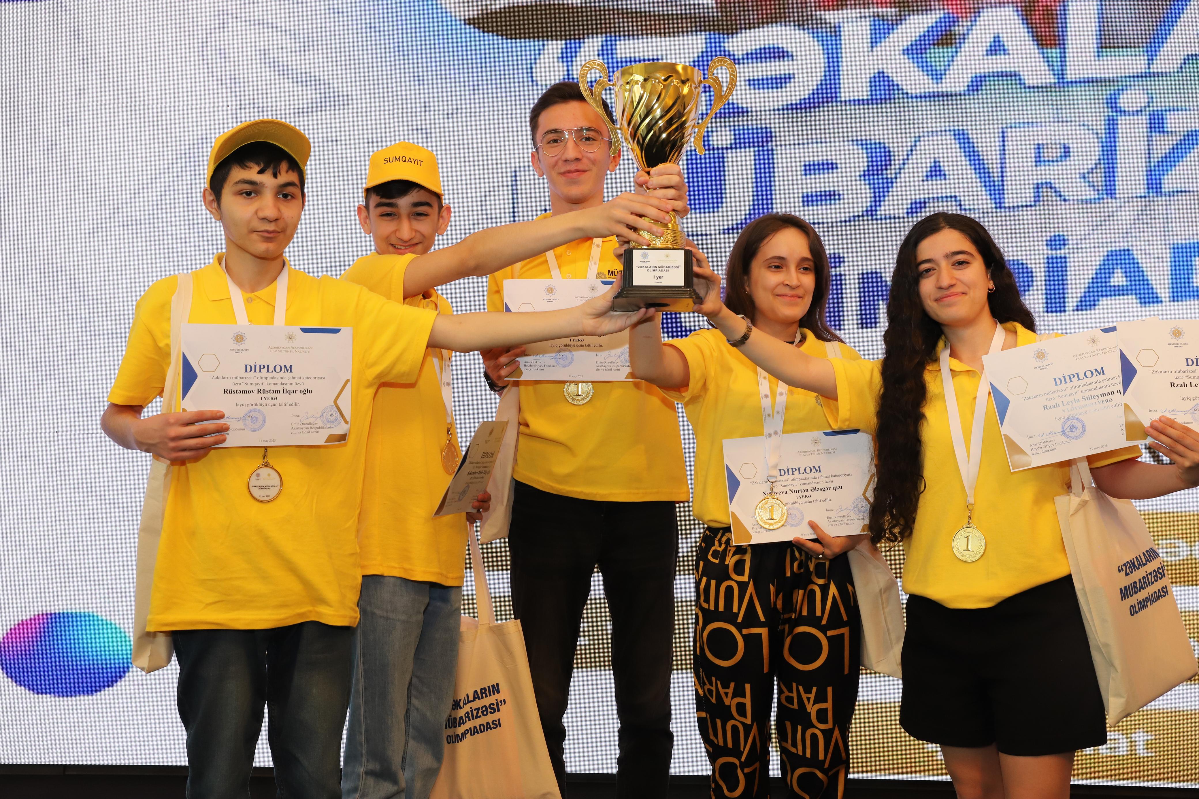 “Zəkaların mübarizəsi” olimpiadası qaliblərinin mükafatlandırılması keçirilib 