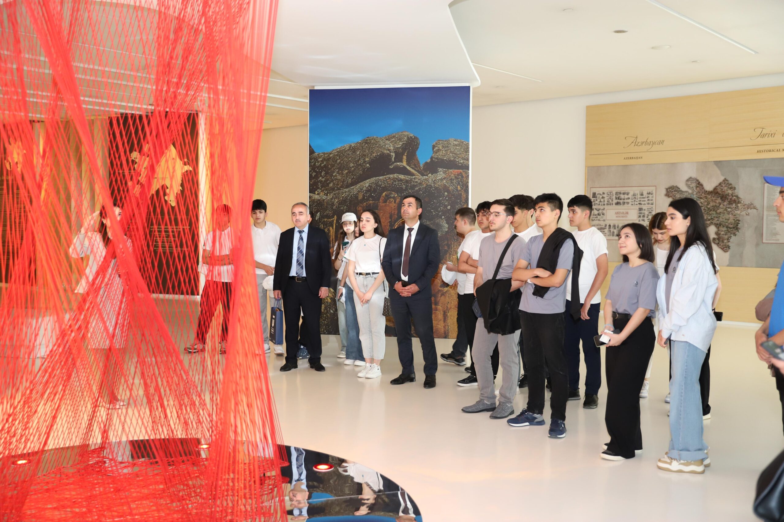 “Zəkaların mübarizəsi” olimpiadasının iştirakçıları ekskursiya olublar