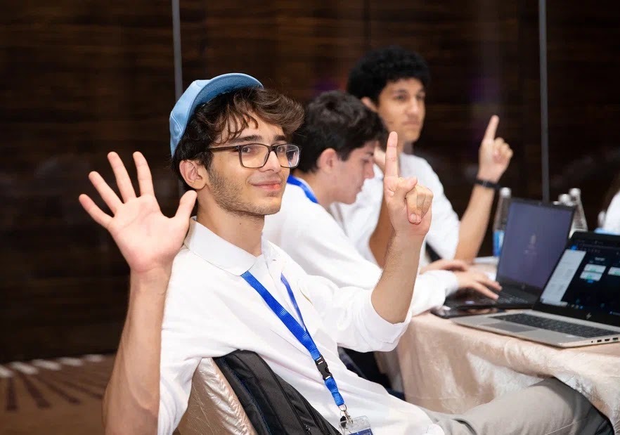 Zəkalı ulduzlar: Qızıl nişanlı məzunların UĞUR HEKAYƏLƏRİ