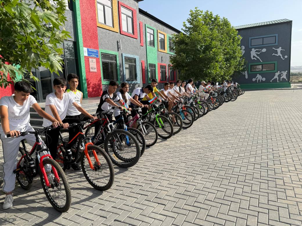 Zəngilanda məktəblilər arasında idman yarışları keçirilib