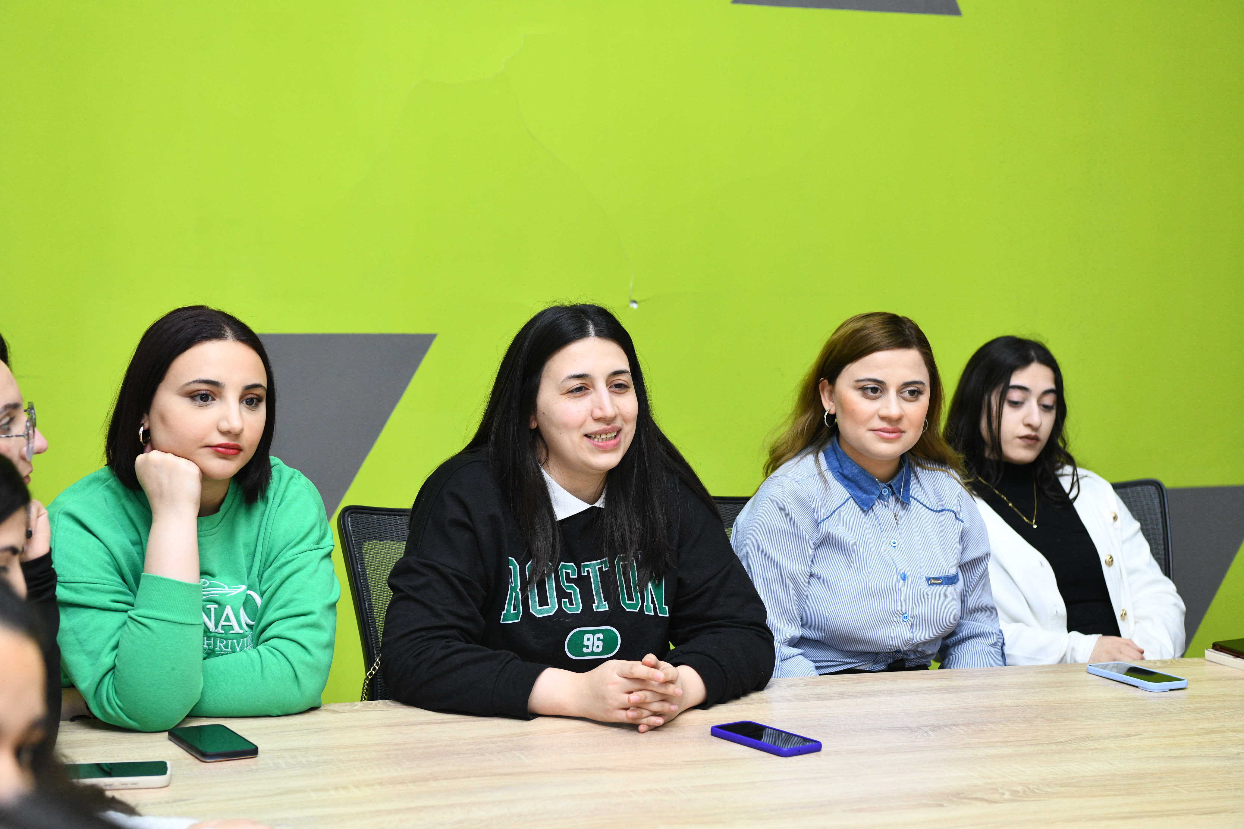 “Zərif Mühəndislər” təqaüd proqramının iştirakçıları üçün təlim keçirilib