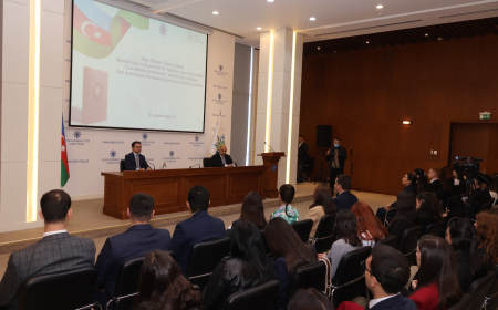 BSU-nun rektoru YAP-ın gənc fəalları ilə görüş keçirib 