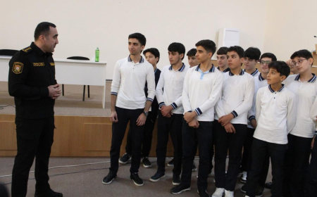 Təhlükəsiz gələcək üçün polis məktəblilərlə görüşüb 