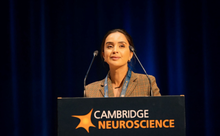 DP təqaüdçüsünün araşdırması Kembric simpoziumunda təqdim edilib 