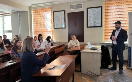 AzMİU-da "Dayanıqlı şəhərin mobilliyinin ekologiyaya təsiri” mövzusu müzakirə edilib 