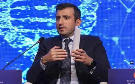 Süni intellektdən istifadə edərək biotibb sahəsində daha çox işləməliyik – Selçuk Bayraktar  