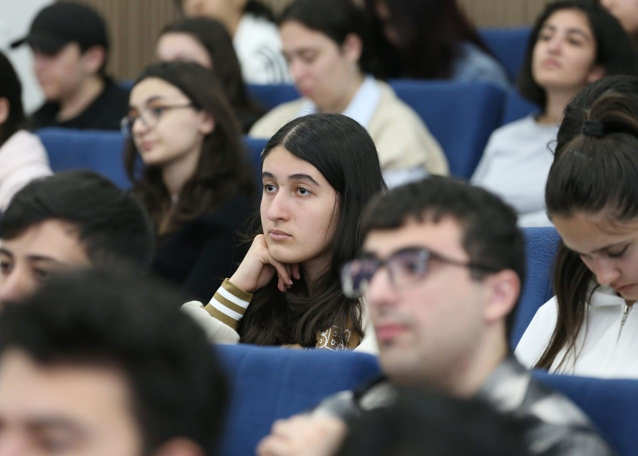 Qarabağ Universitetində məhkəmə sisteminin inkişafı mövzusunda konfrans keçirilib