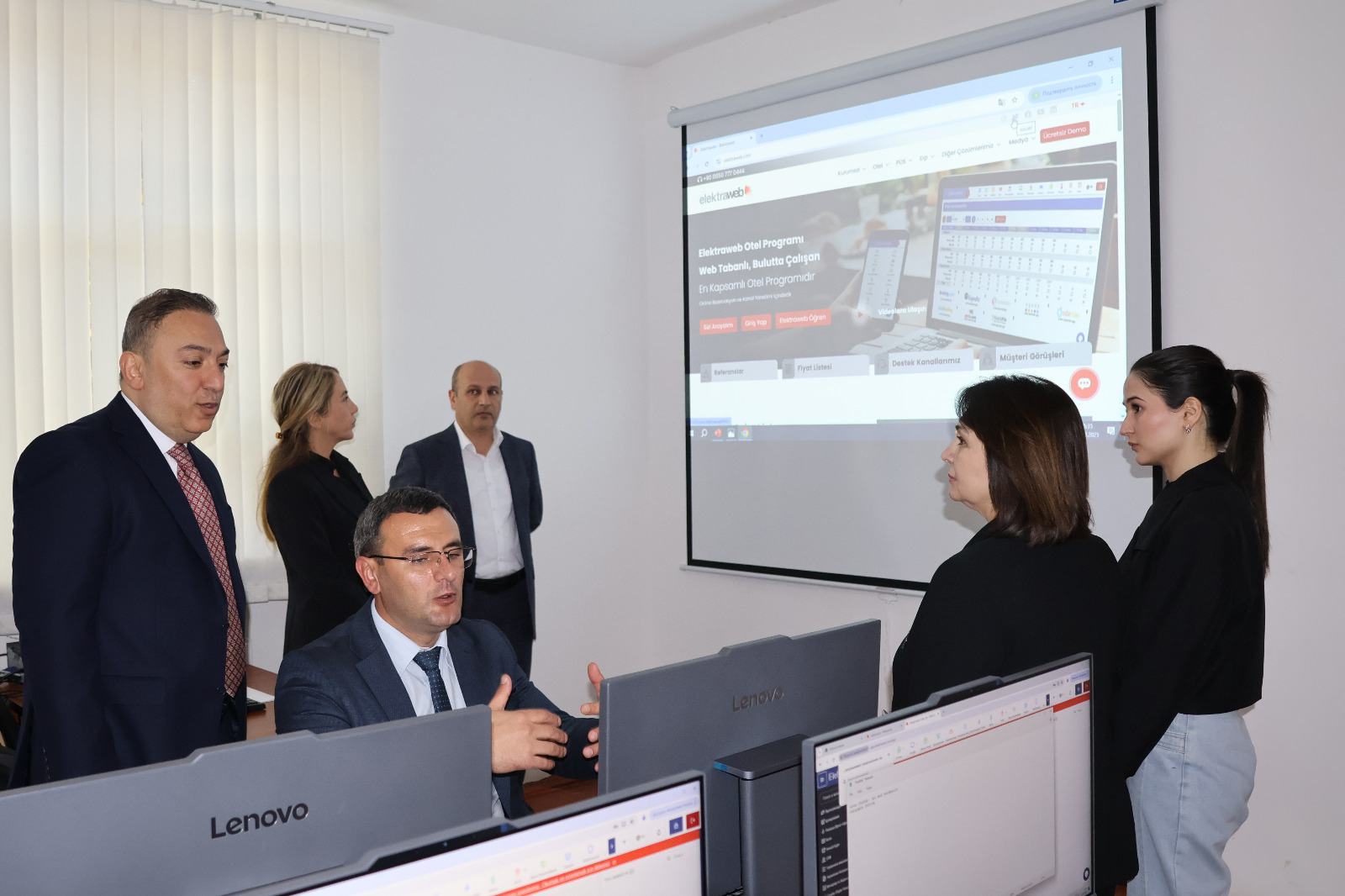 MDU Türkiyə şirkəti ilə turizm laboratoriyasının açılışını edib