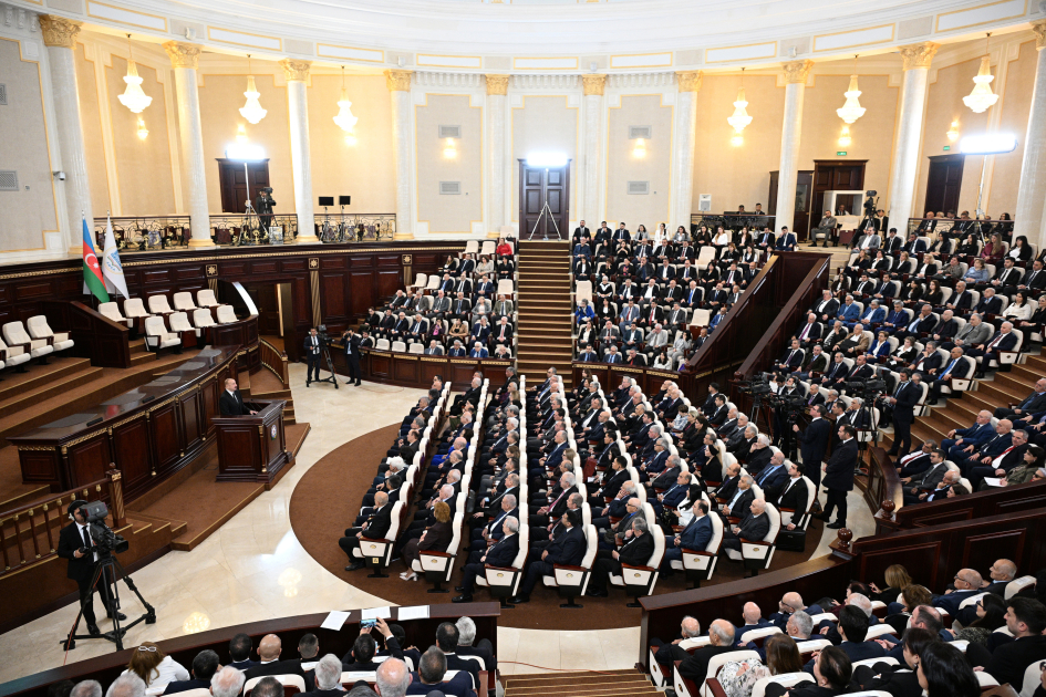 AMEA-nın 80 illik yubiley yığıncağı keçirilib