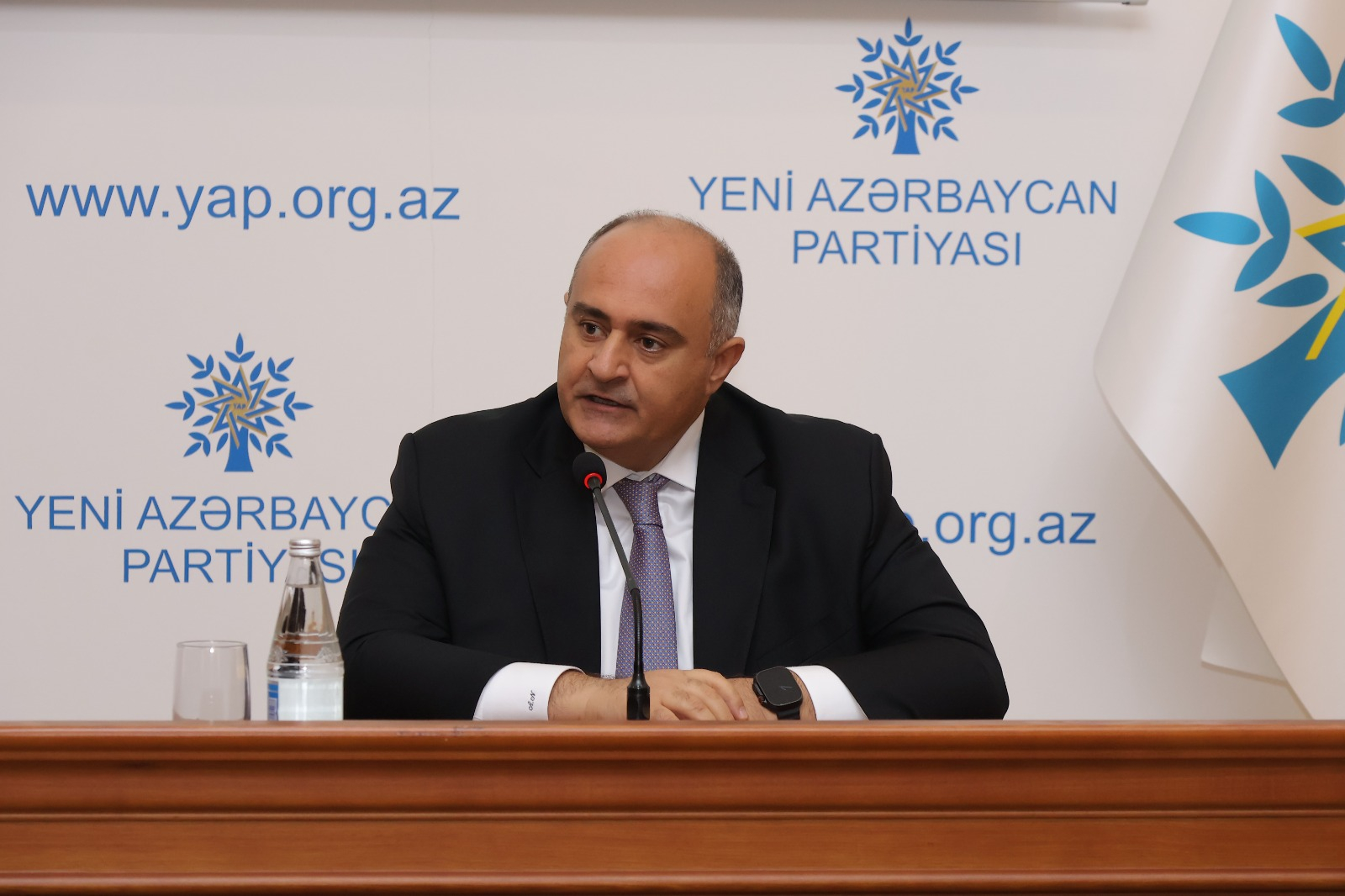 BSU-nun rektoru YAP-ın gənc fəalları ilə görüş keçirib