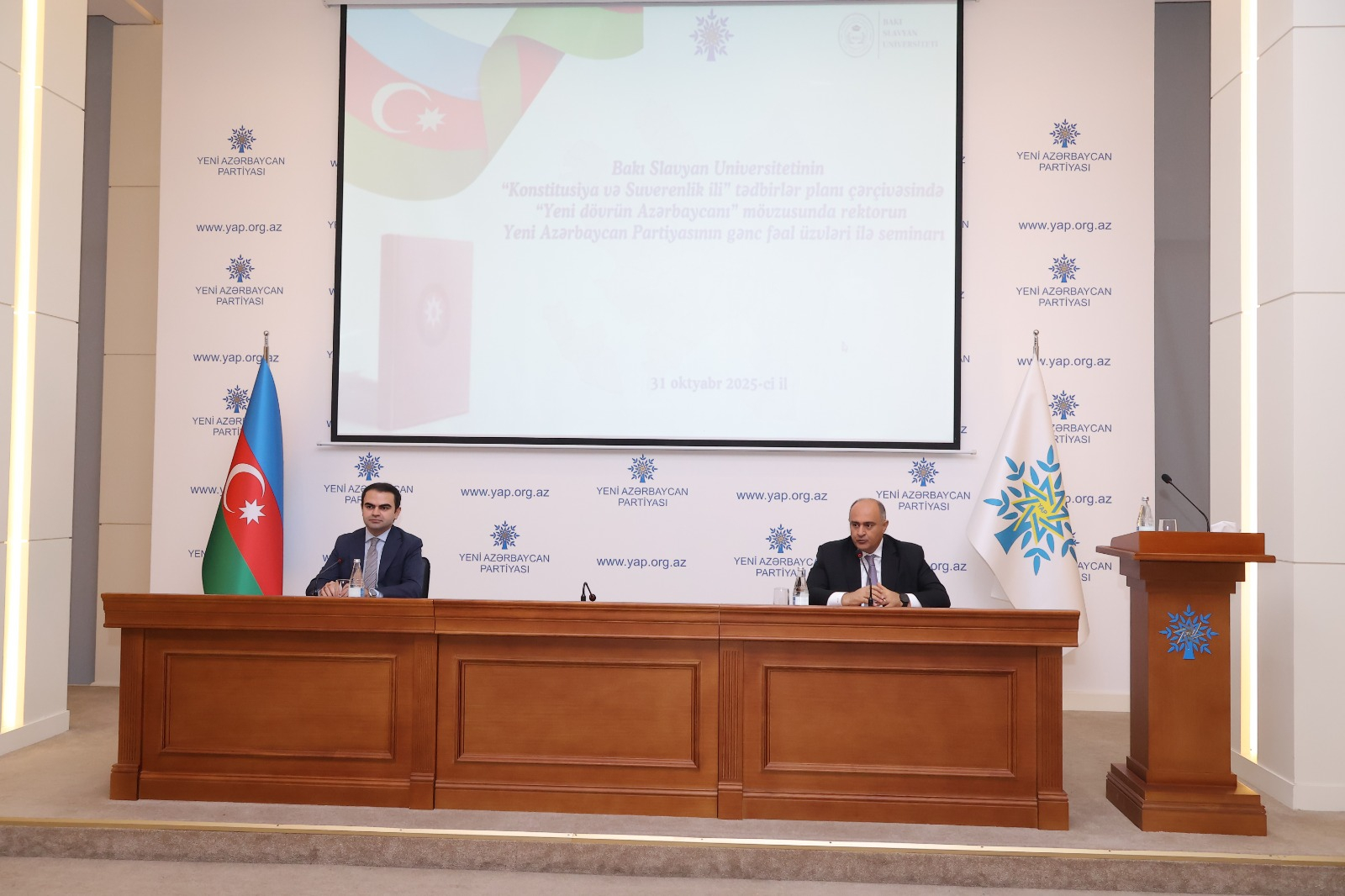 BSU-nun rektoru YAP-ın gənc fəalları ilə görüş keçirib