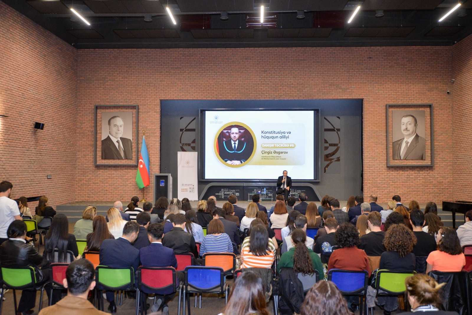 “Danışır təcrübə” layihəsinin qonağı Ali Məhkəmə sədrinin müavini Çingiz Əsgərov olub