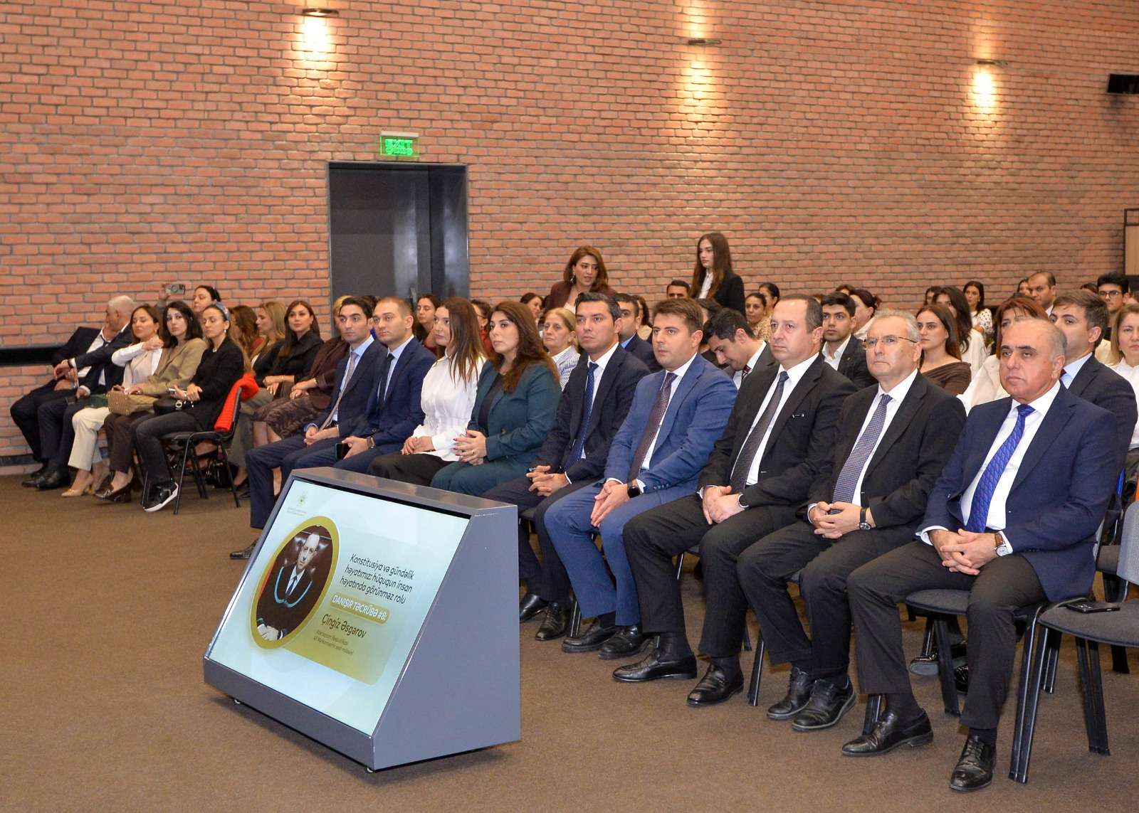 “Danışır təcrübə” layihəsinin qonağı Ali Məhkəmə sədrinin müavini Çingiz Əsgərov olub