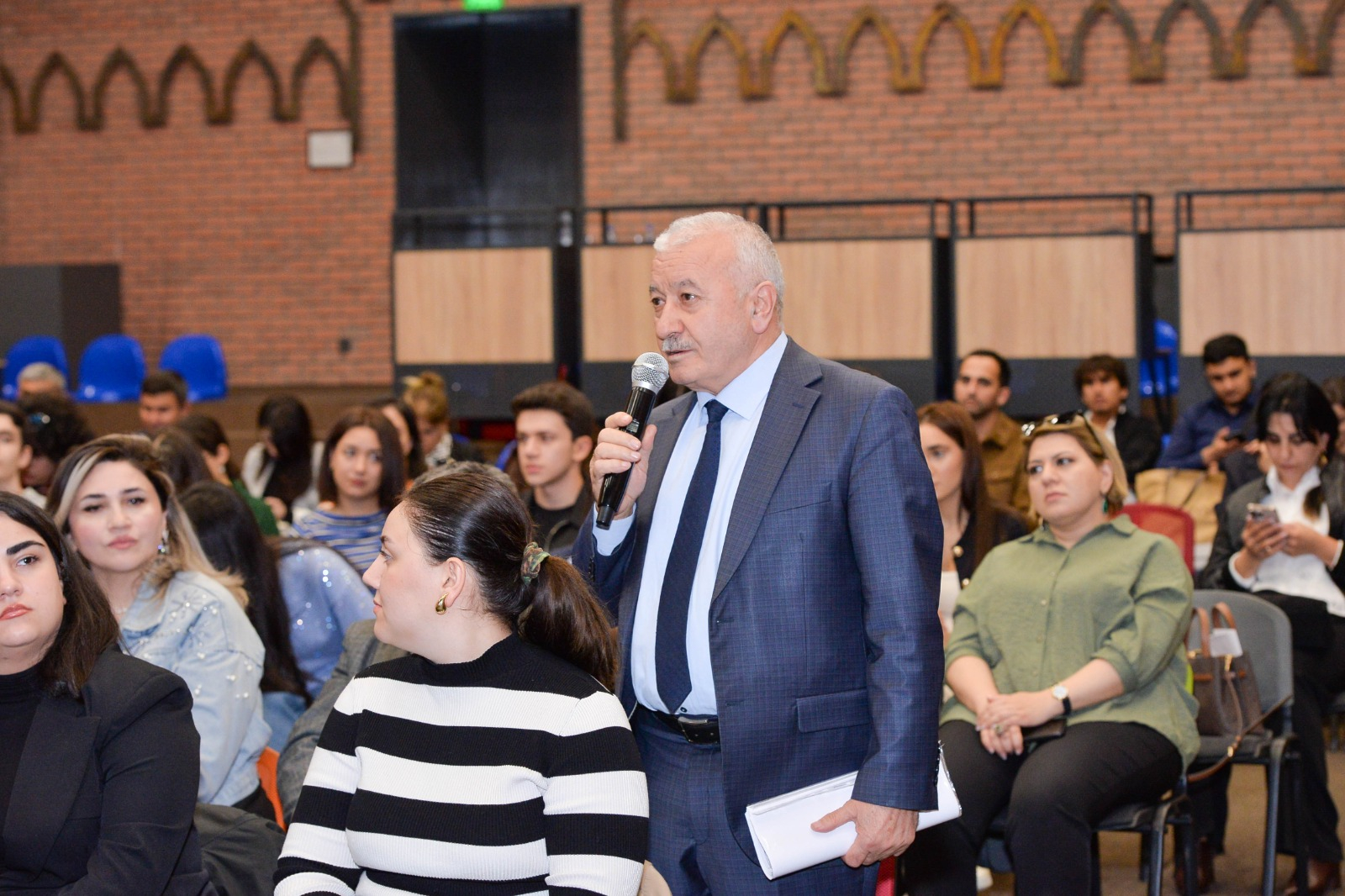 “Danışır təcrübə” layihəsinin qonağı Ali Məhkəmə sədrinin müavini Çingiz Əsgərov olub