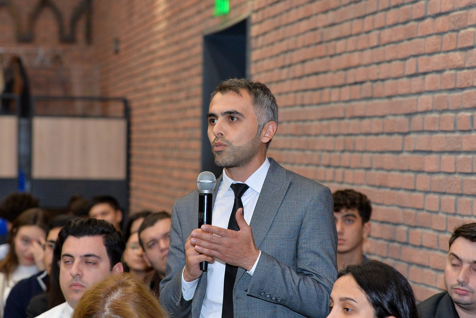 “Danışır təcrübə” layihəsinin qonağı Ali Məhkəmə sədrinin müavini Çingiz Əsgərov olub