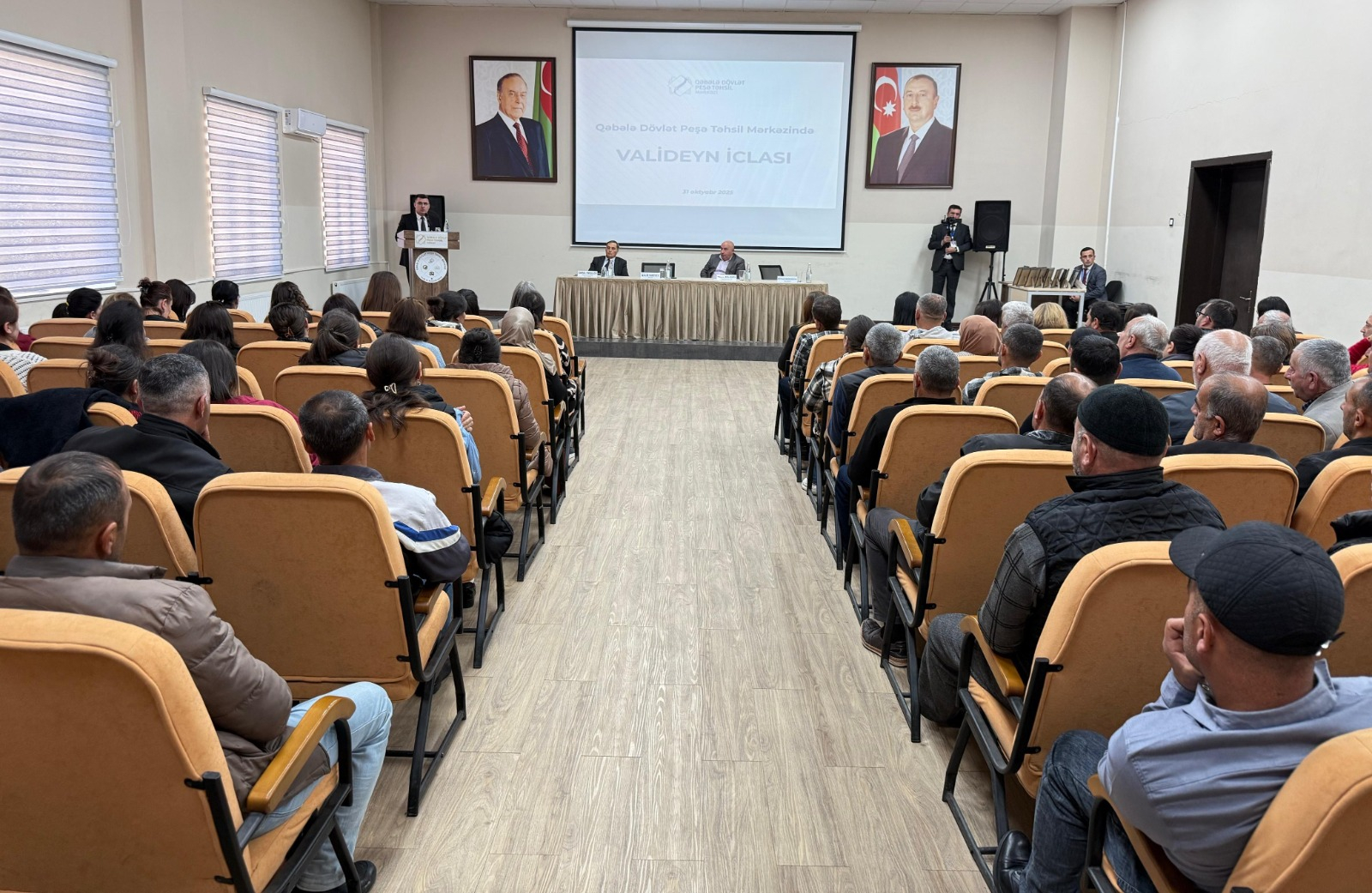 Övladlarının davranışına görə valideynlər təşəkkürnamə aldılar