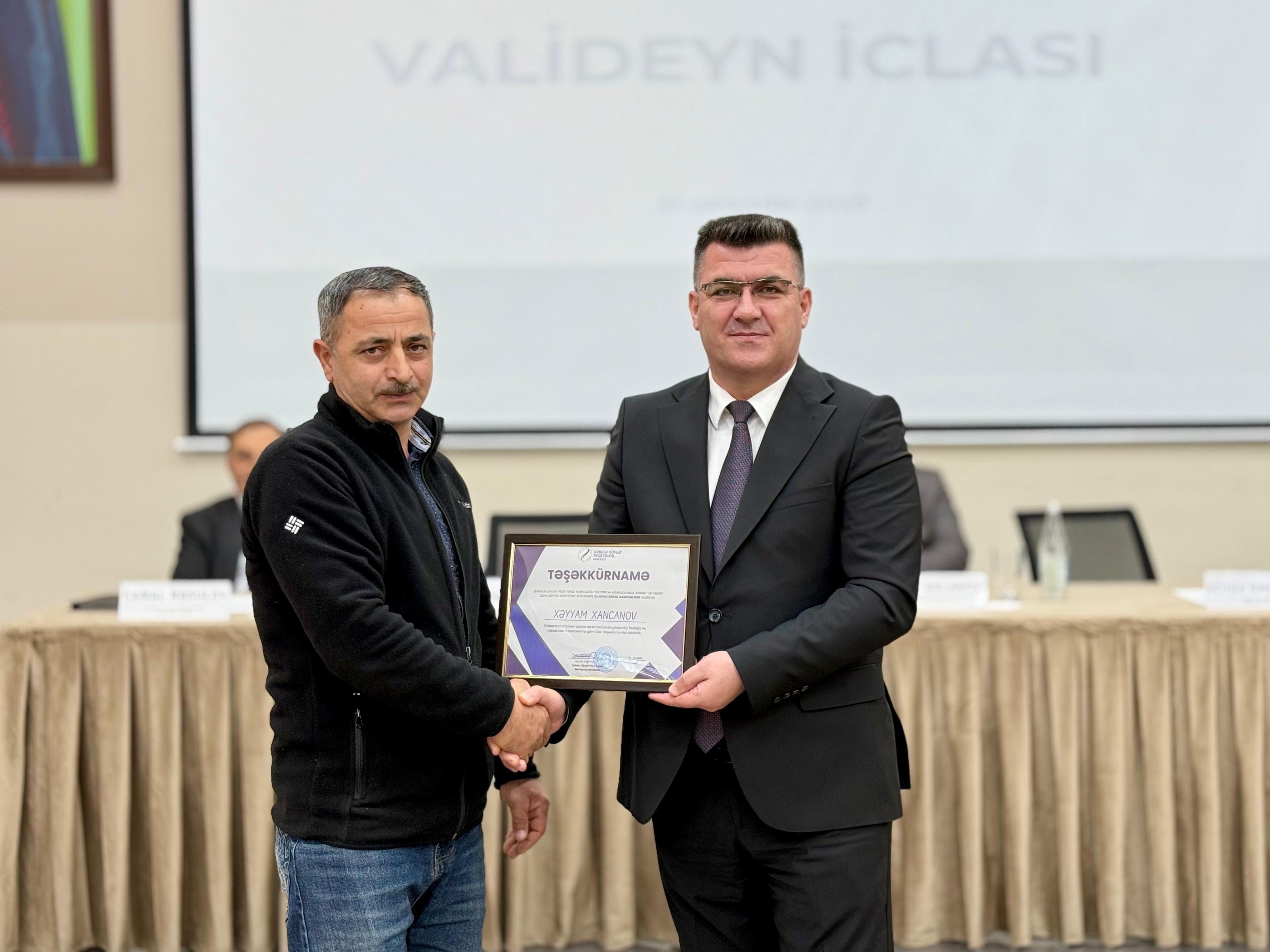 Övladlarının davranışına görə valideynlər təşəkkürnamə aldılar