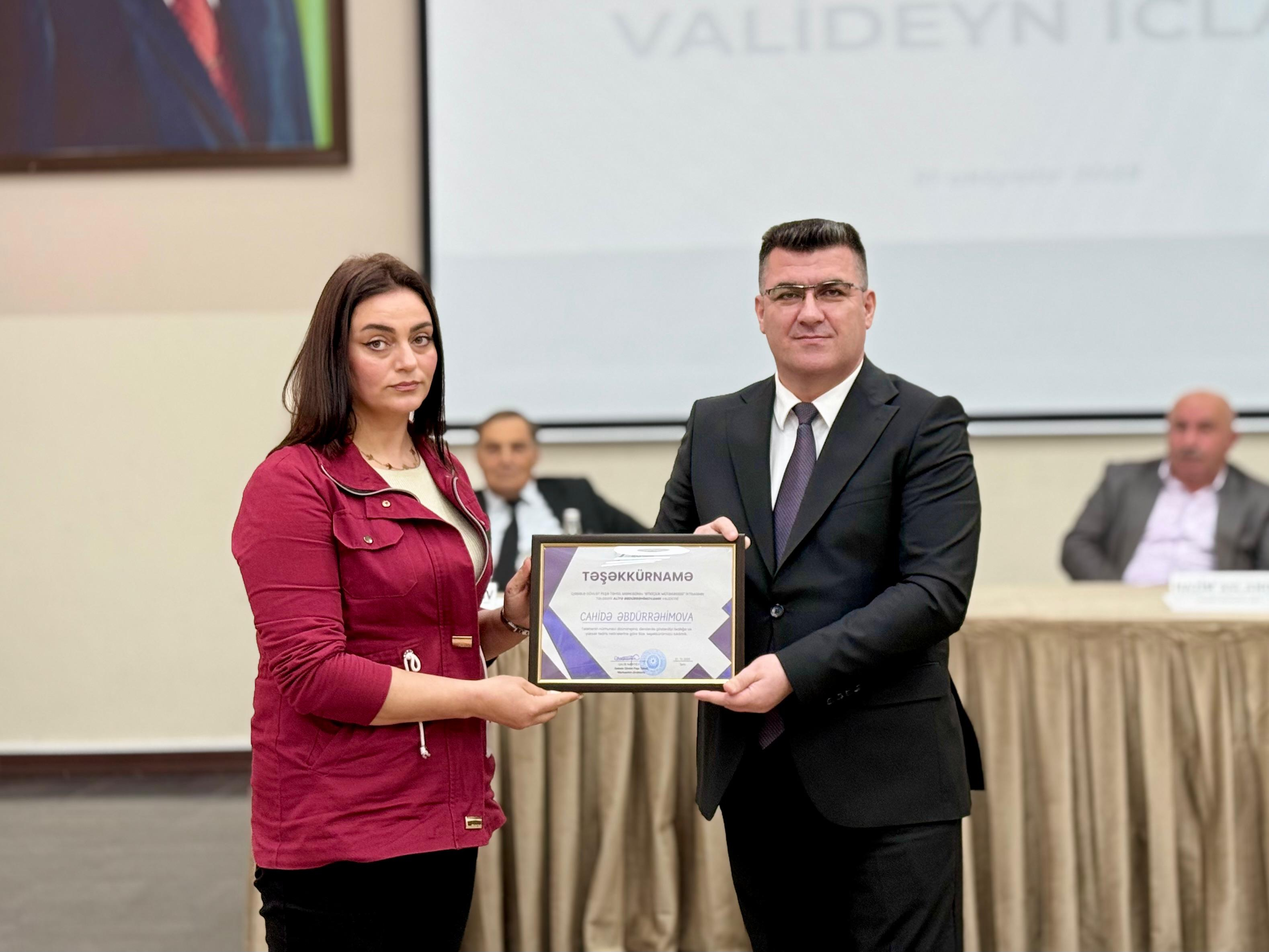 Övladlarının davranışına görə valideynlər təşəkkürnamə aldılar