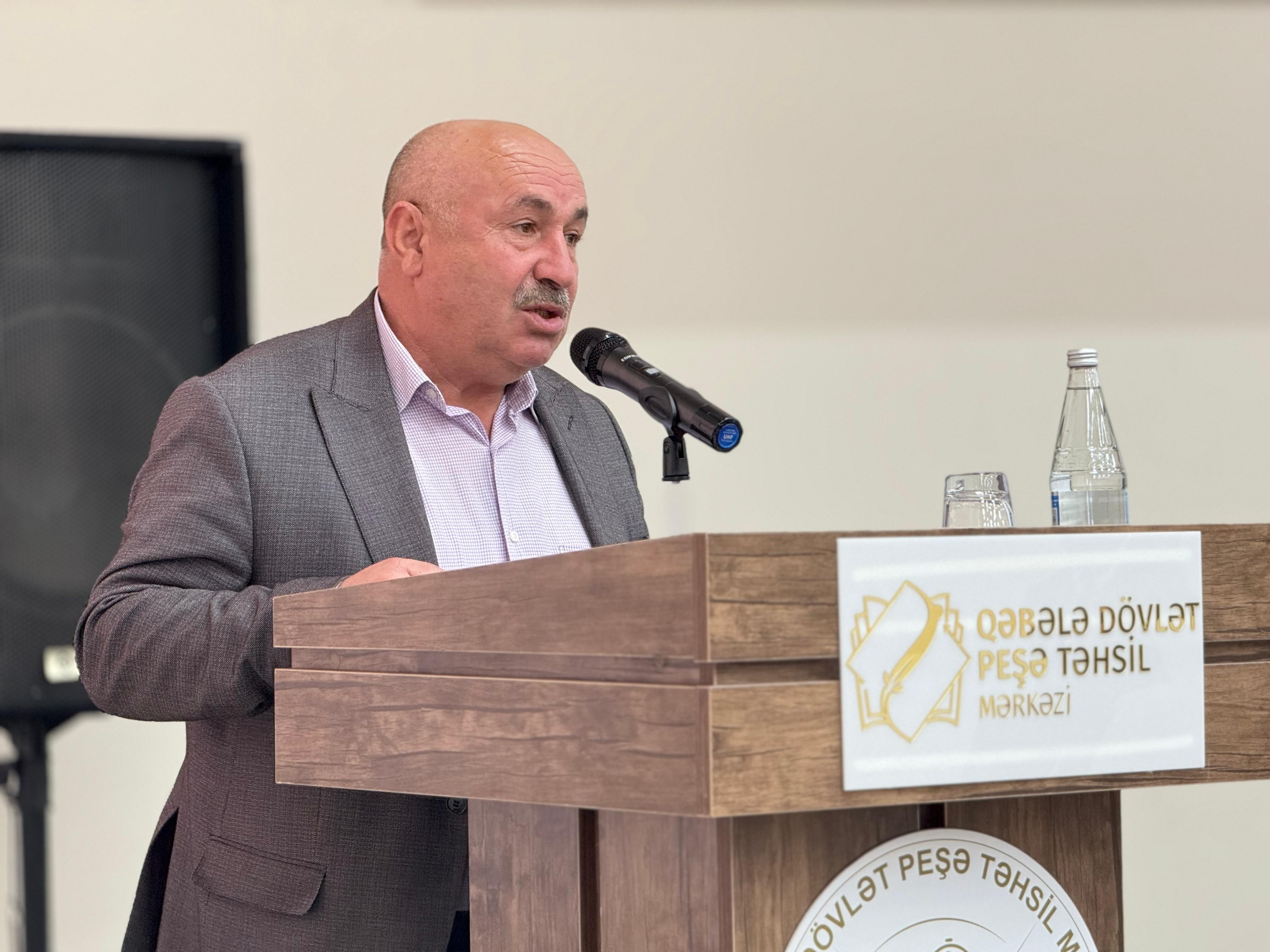 Övladlarının davranışına görə valideynlər təşəkkürnamə aldılar