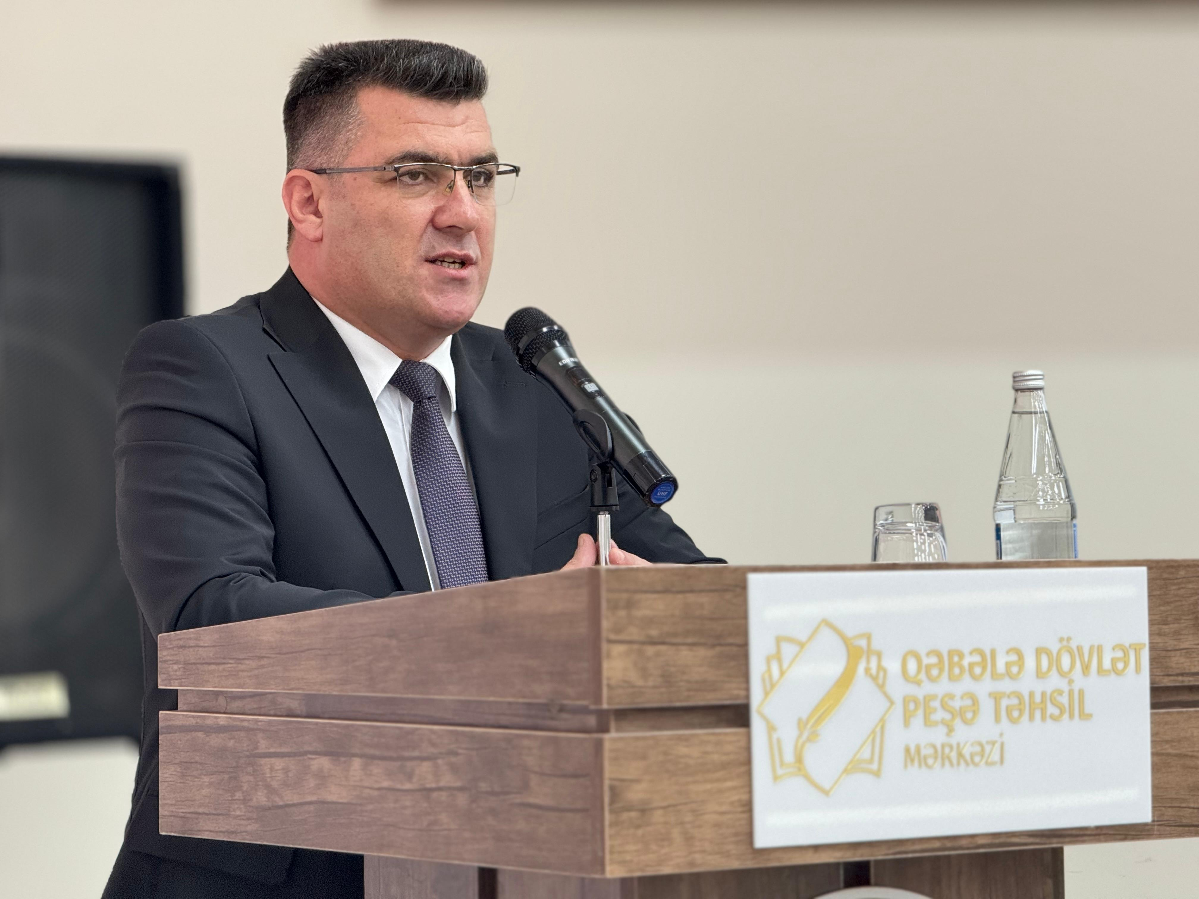 Övladlarının davranışına görə valideynlər təşəkkürnamə aldılar