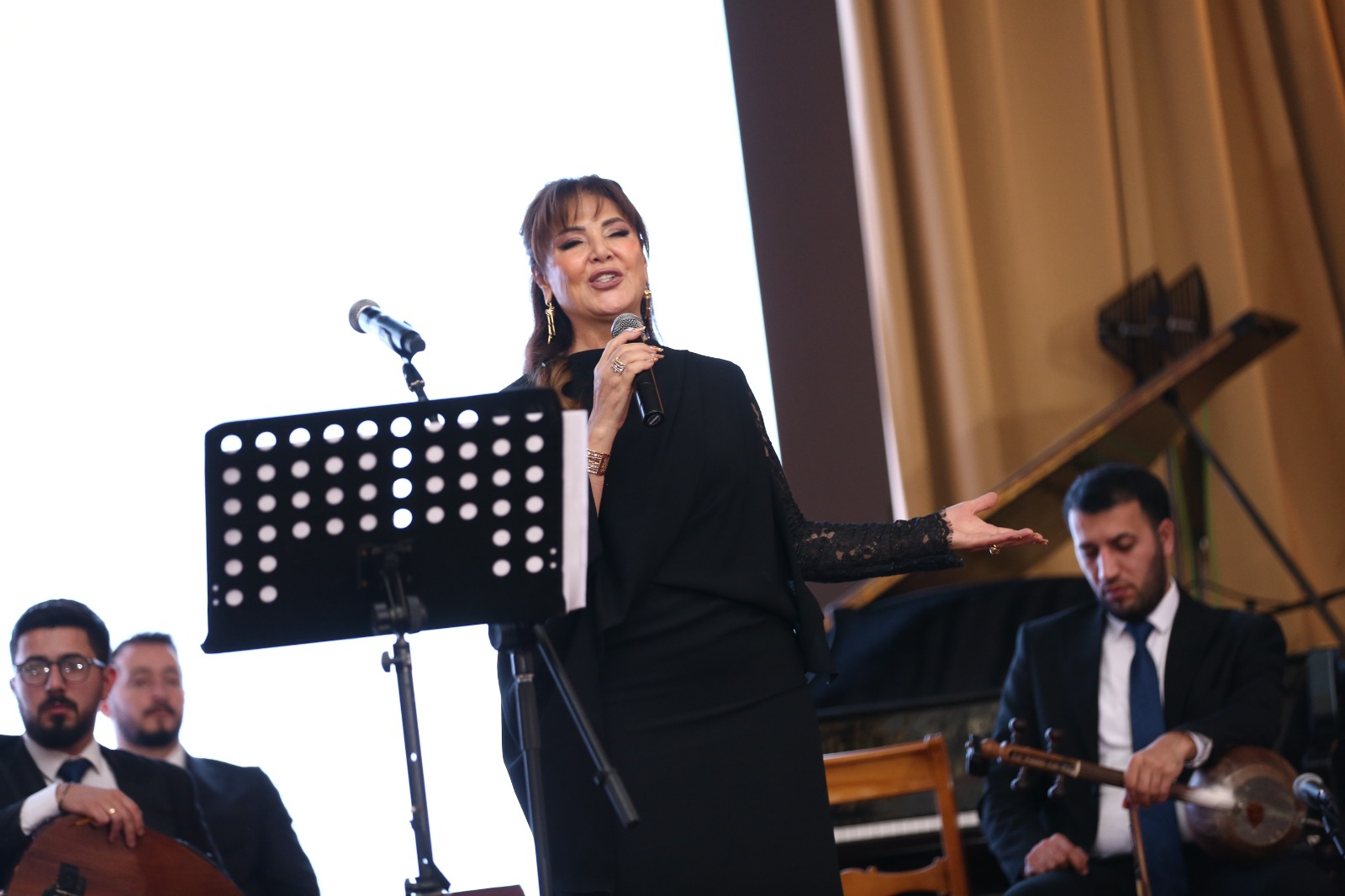 ADPU-da professor Mahirə Hüseynovanın 65 illik yubileyi keçirilib