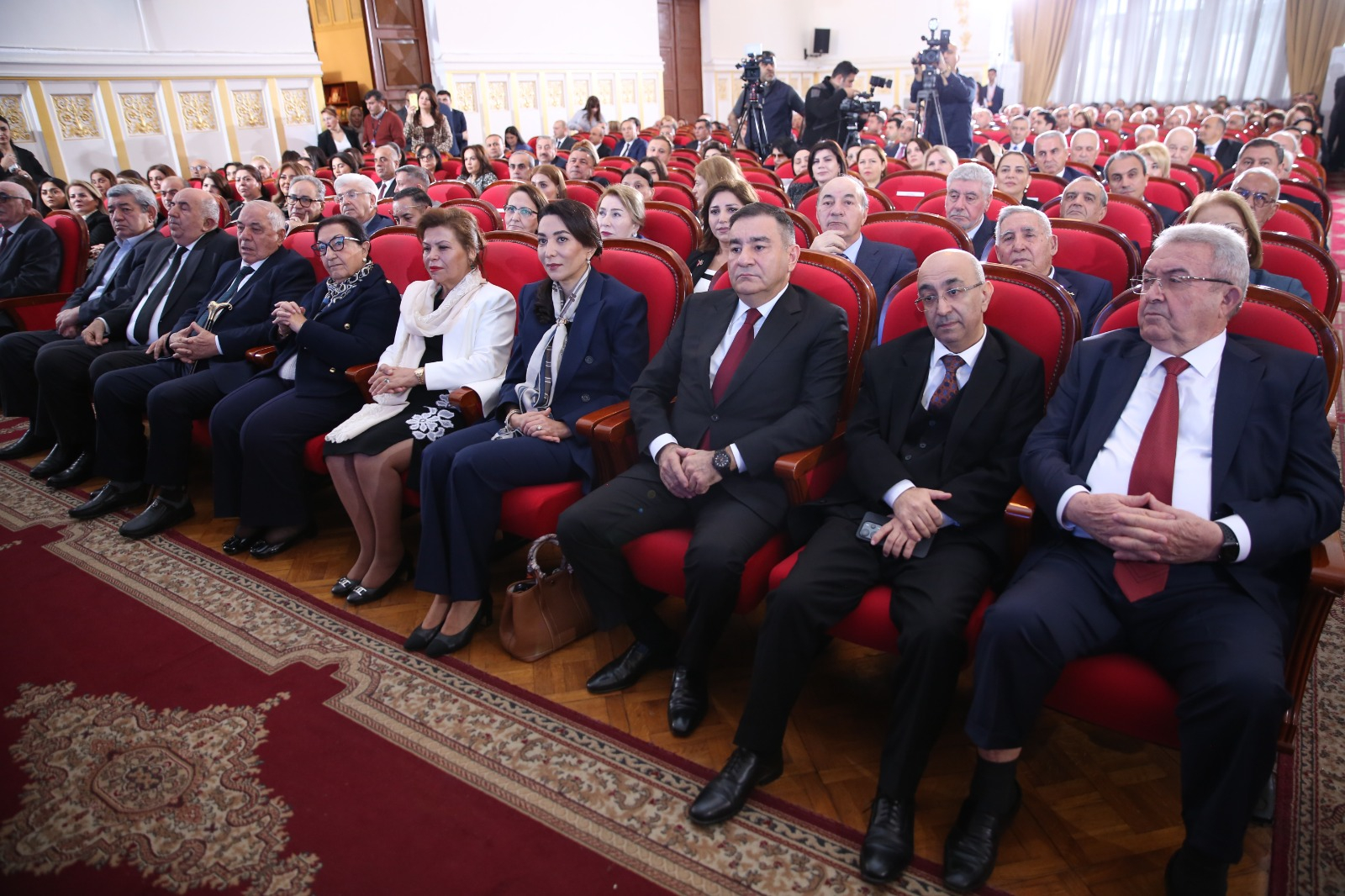 ADPU-da professor Mahirə Hüseynovanın 65 illik yubileyi keçirilib