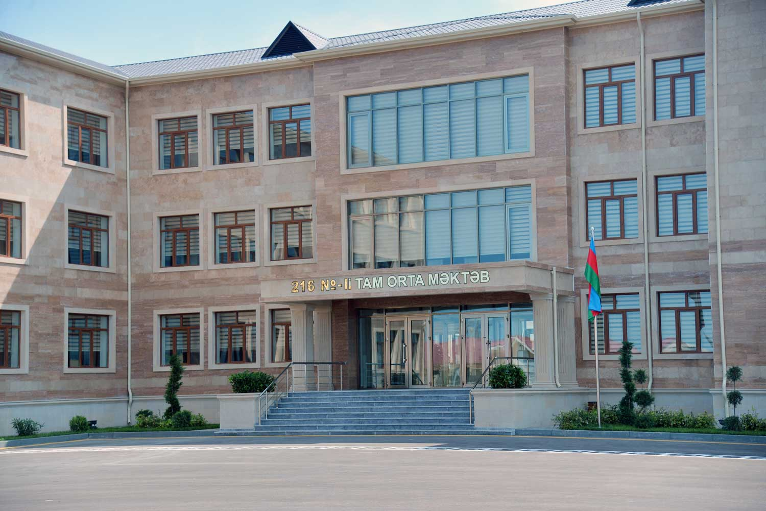 Müəllimlə direktor arasında yaşanan mübahisə ilə bağlı