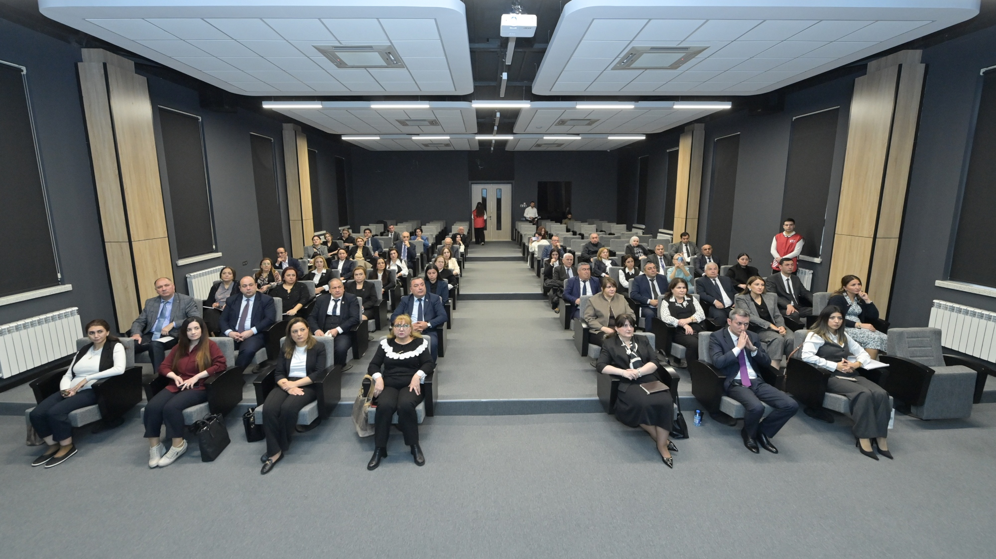 Kolleclərə tələbə qəbulu nəticələri müzakirə olunub