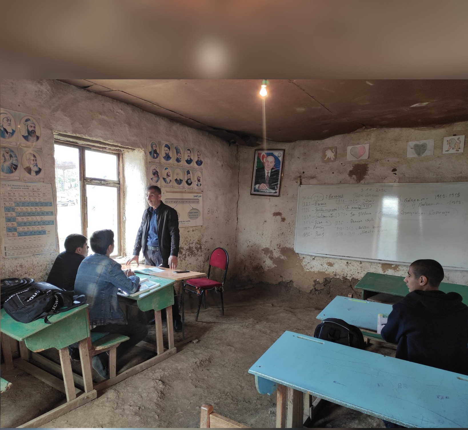 Yardımlının Məlikli kəndinin köhnə məktəb binası ilə bağlı