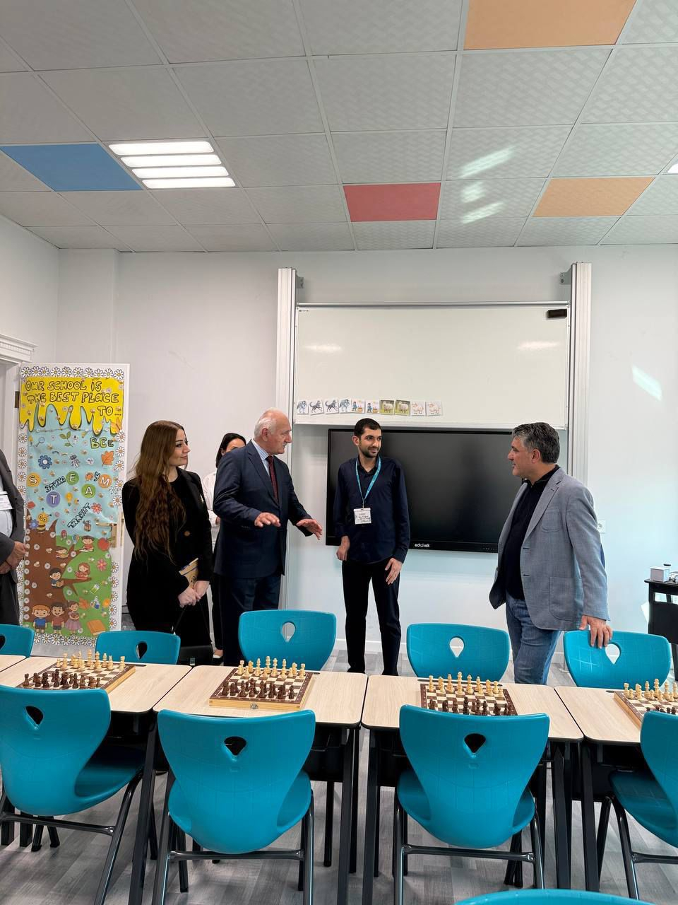 Elm və Təhsil Nazirliyi yanında İctimai Şura Hədəf Liseyi Stars kampusunda olub