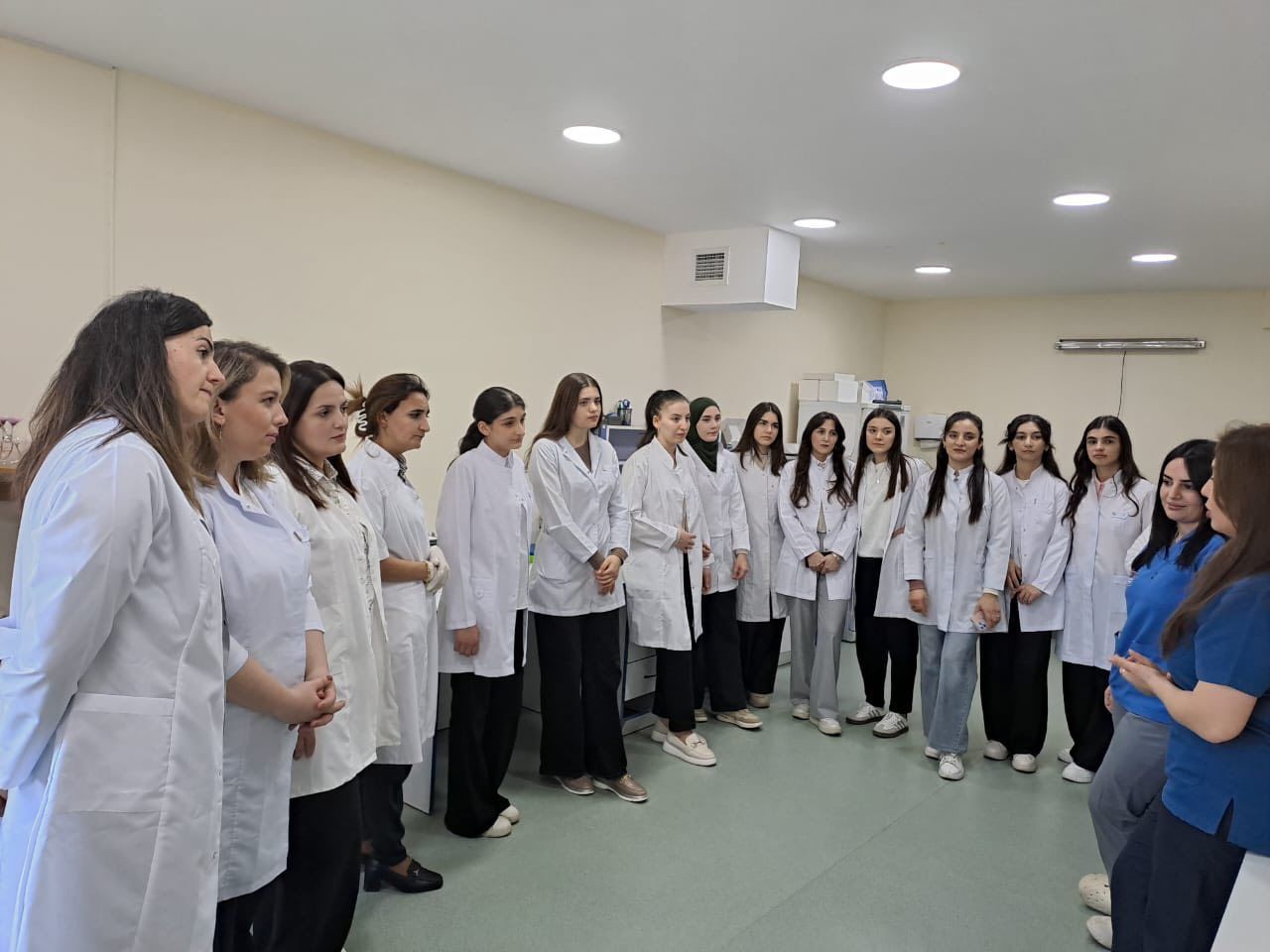 “İlk dəfə mikroskop altında müşahidə apardım"- Tələbələr təcrübədə