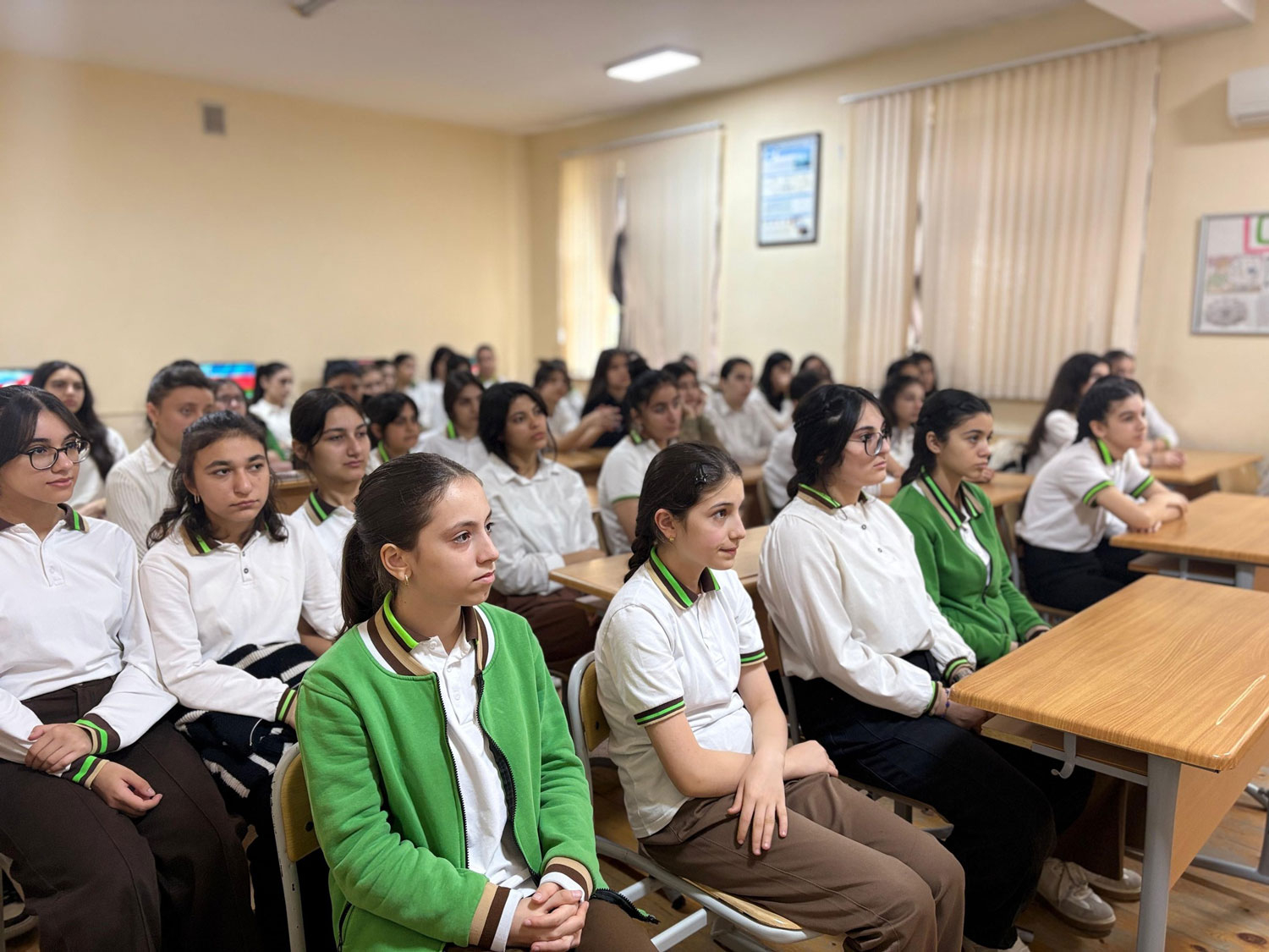 Paytaxt məktəblərində “Uşaq hüquqları aylığı” tədbirləri keçirilir