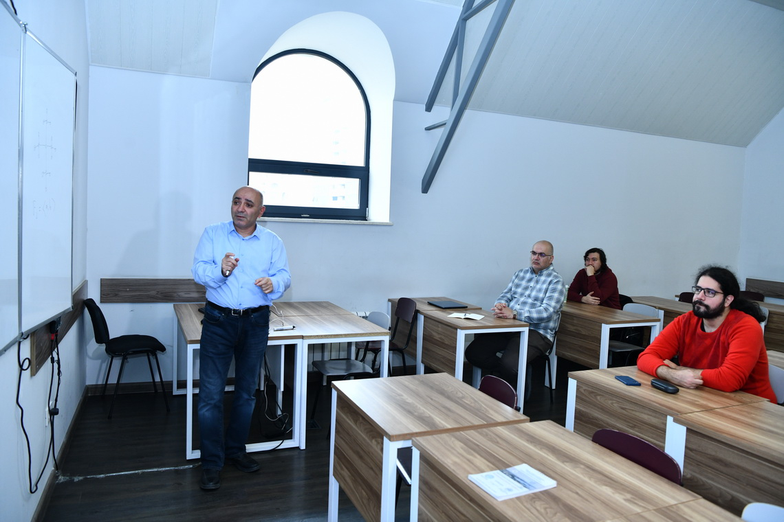 ADNSU-da “Qrup nəzəriyyəsi” mövzusunda seminar keçirilib