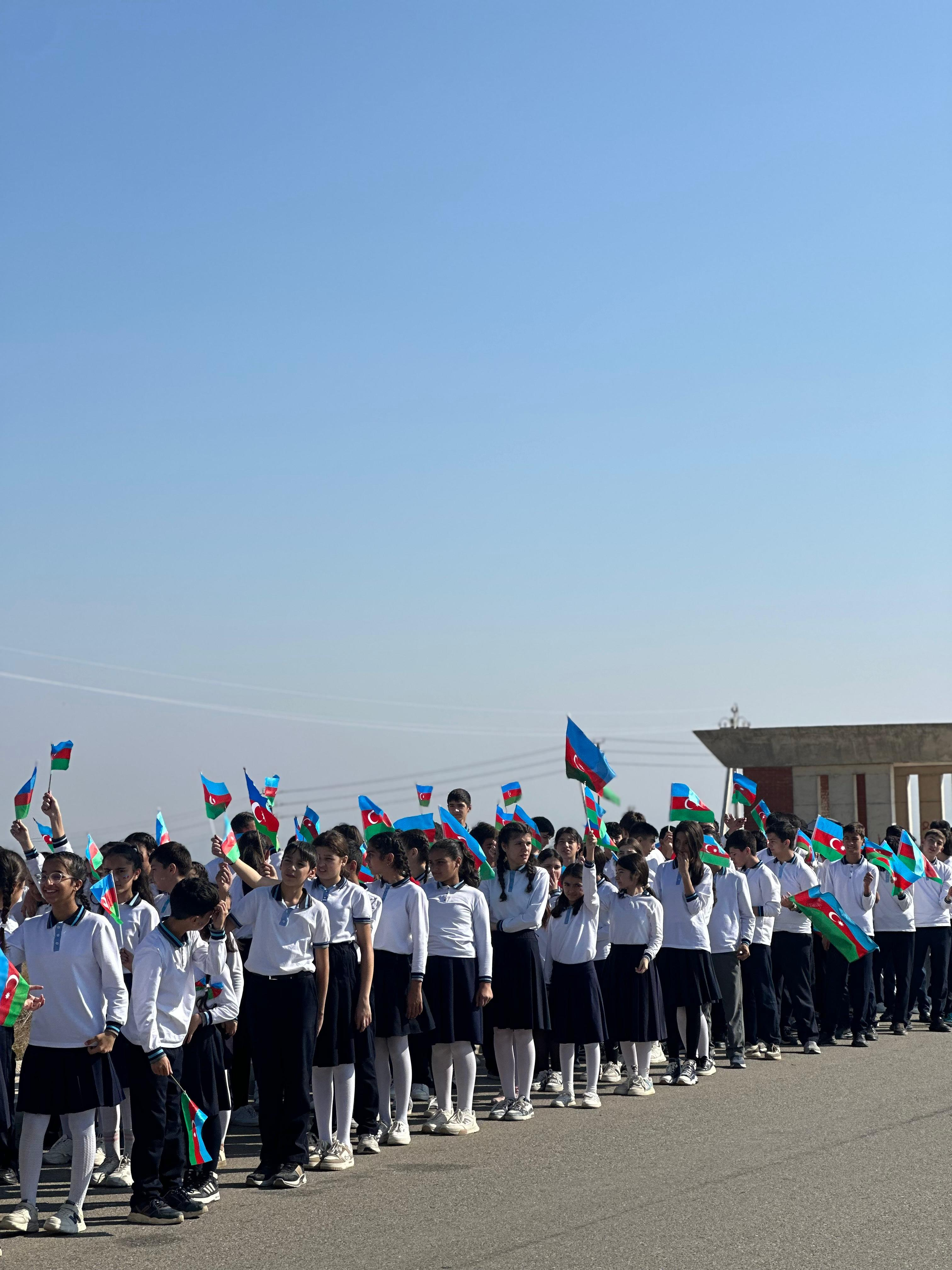 Qürur dolu addımlar –