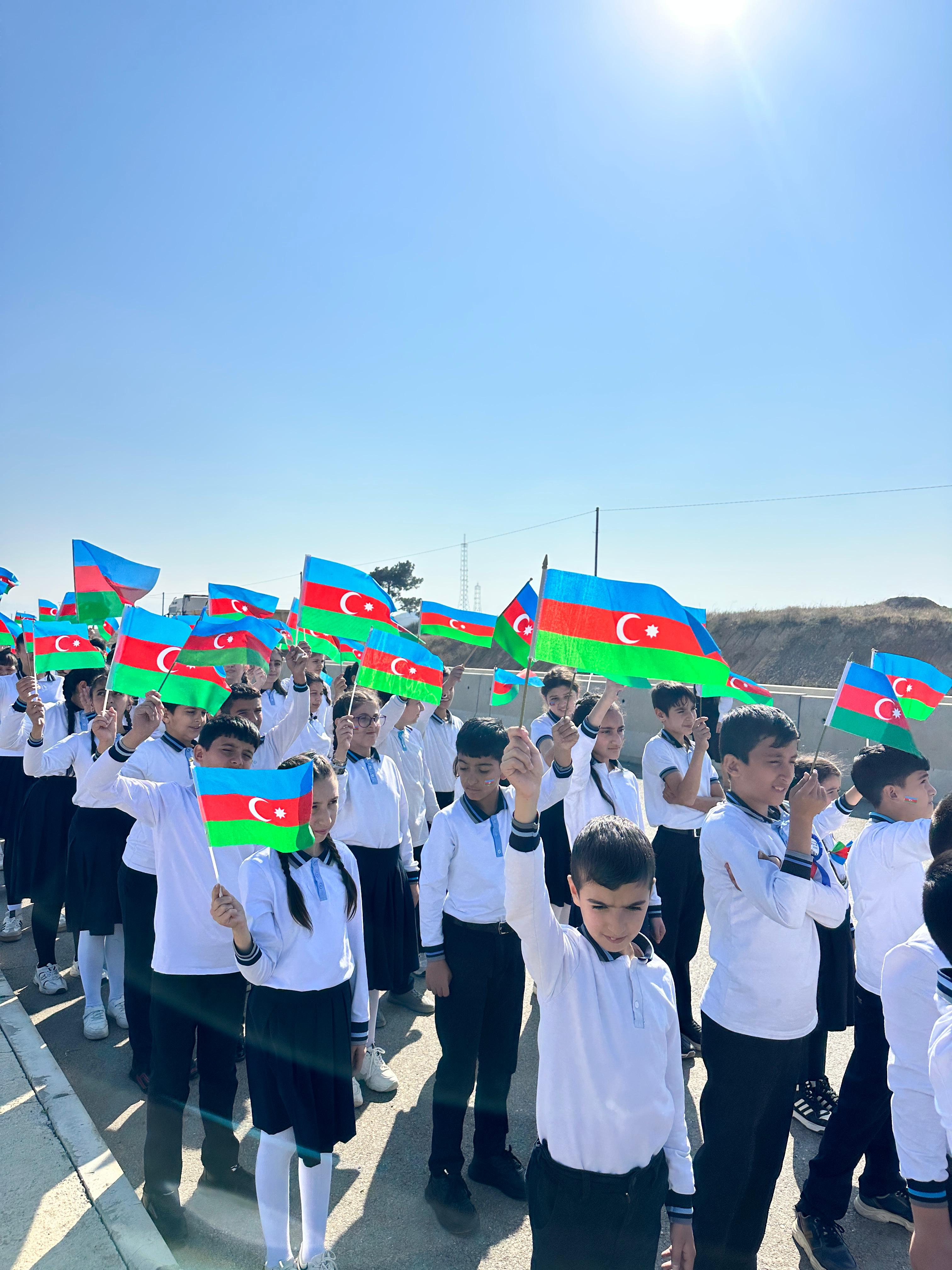 Qürur dolu addımlar –