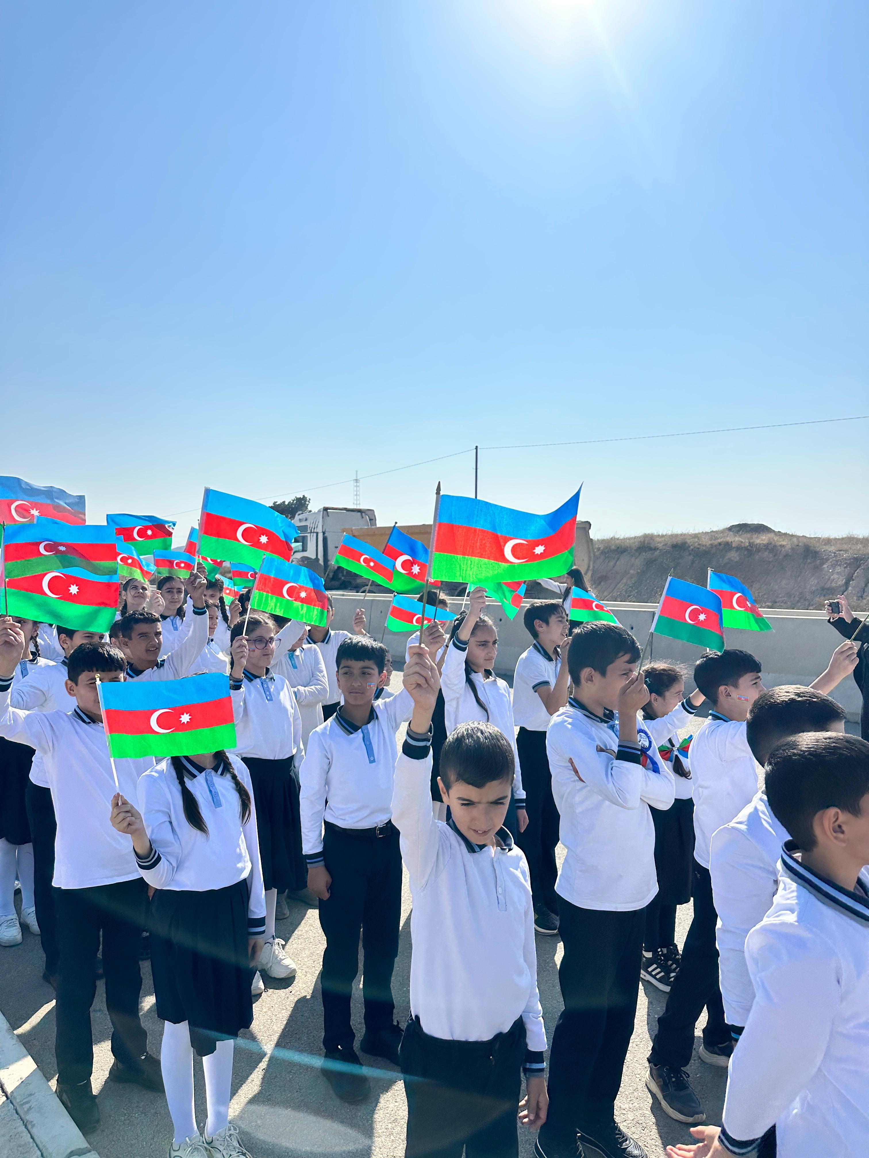 Qürur dolu addımlar –