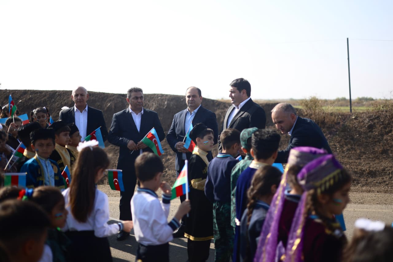 Qürur dolu addımlar –