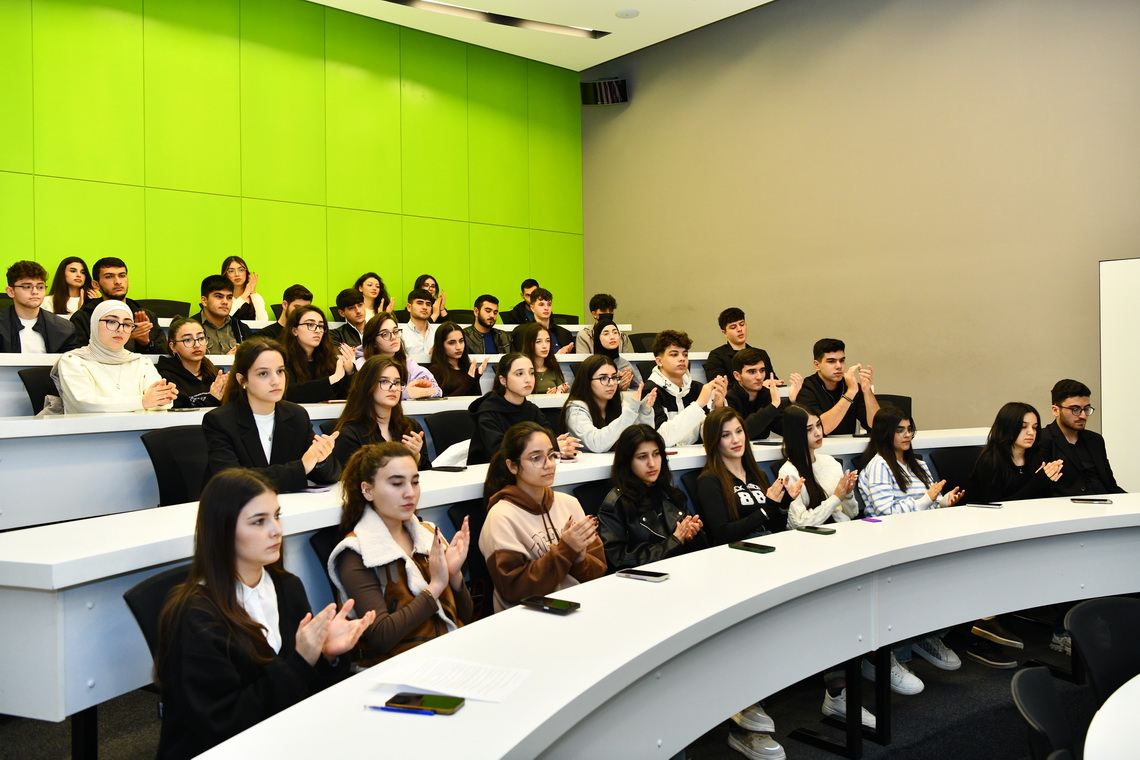 ADNSU-da Zəfər Gününə həsr olunmuş silsilə görüş və seminarlar keçirilib